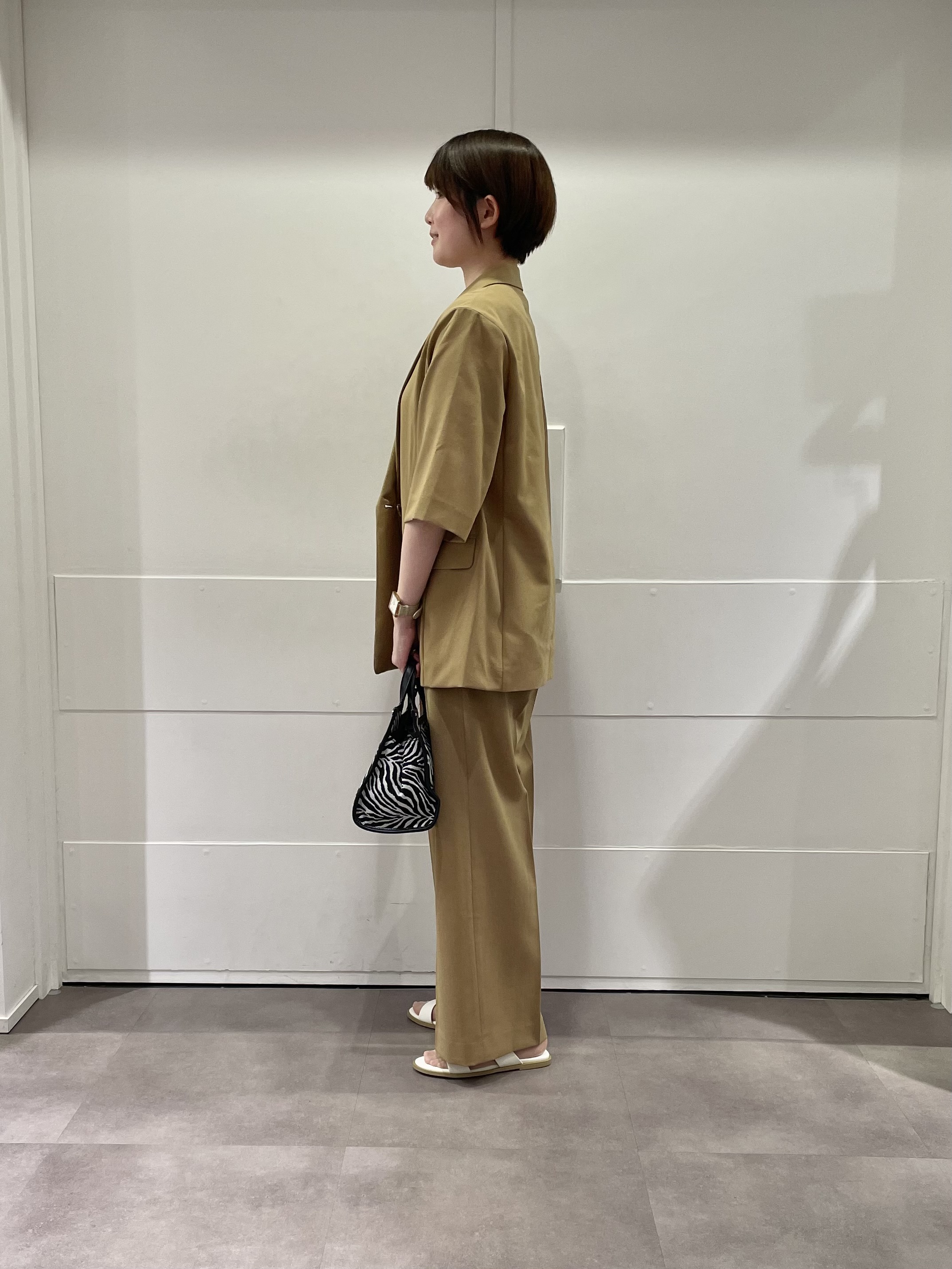 MOMOKOさんの「UNTITLED｜【セットアップ可/UVカット/通気性】エアリークール半袖ジャケット」を使ったコーディネート