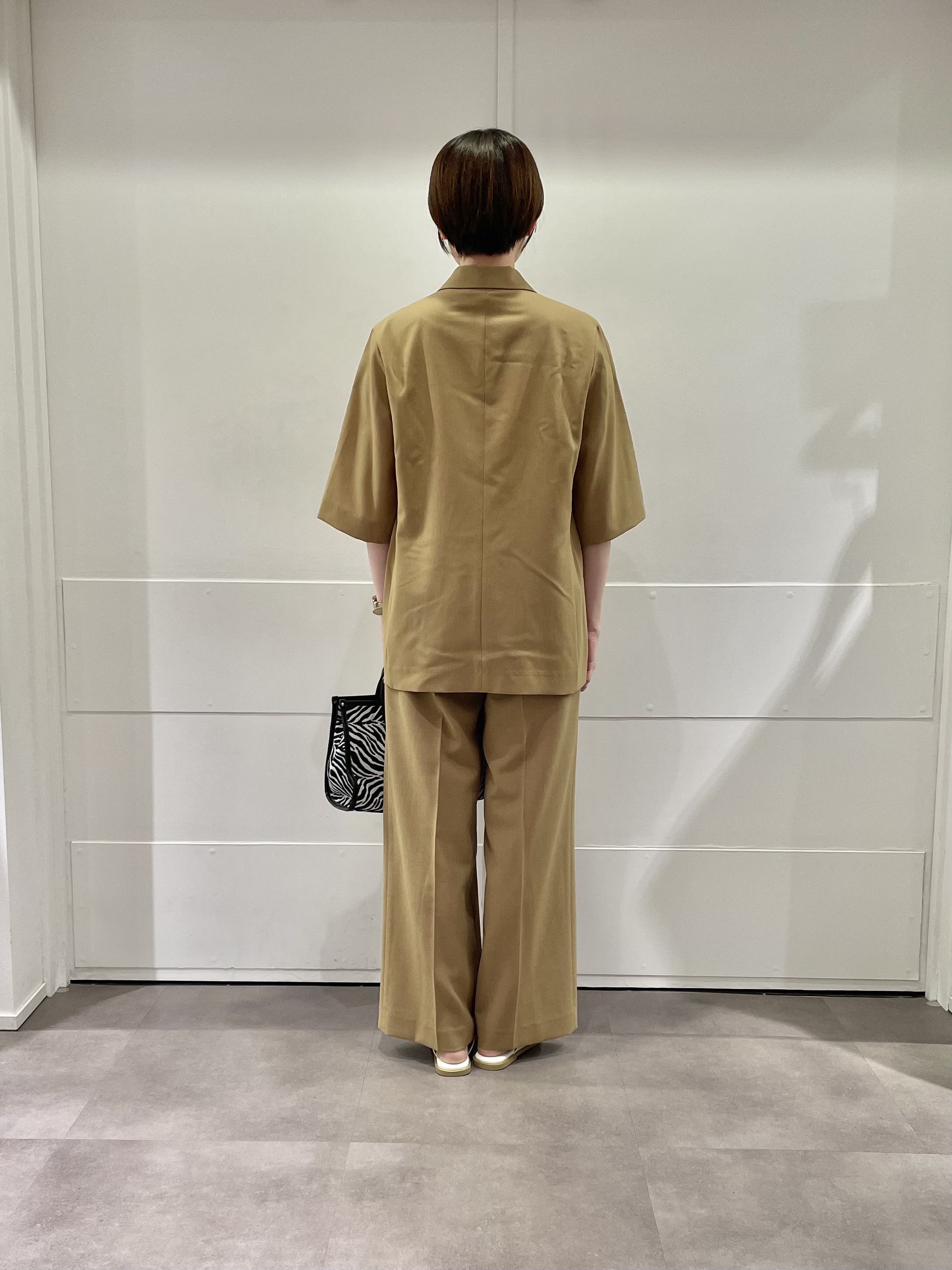 MOMOKOさんの「UNTITLED｜【セットアップ可/UVカット/通気性】エアリークール半袖ジャケット」を使ったコーディネート