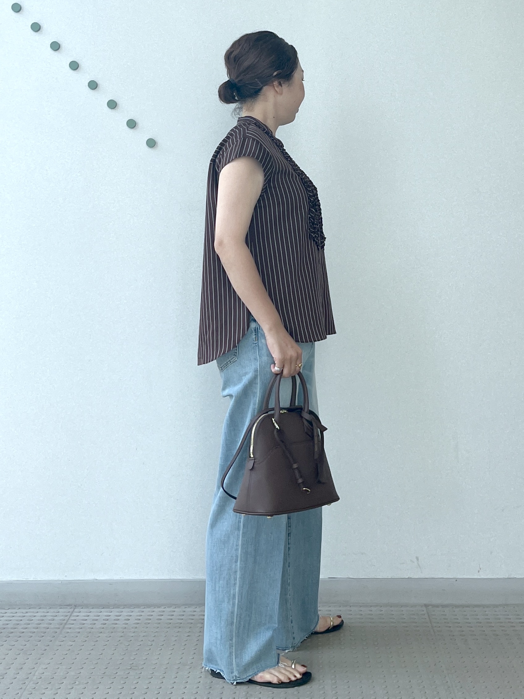 Soeさんの「DRESSTERIOR｜ストライプフレンチスリーブフリルブラウス」を使ったコーディネート