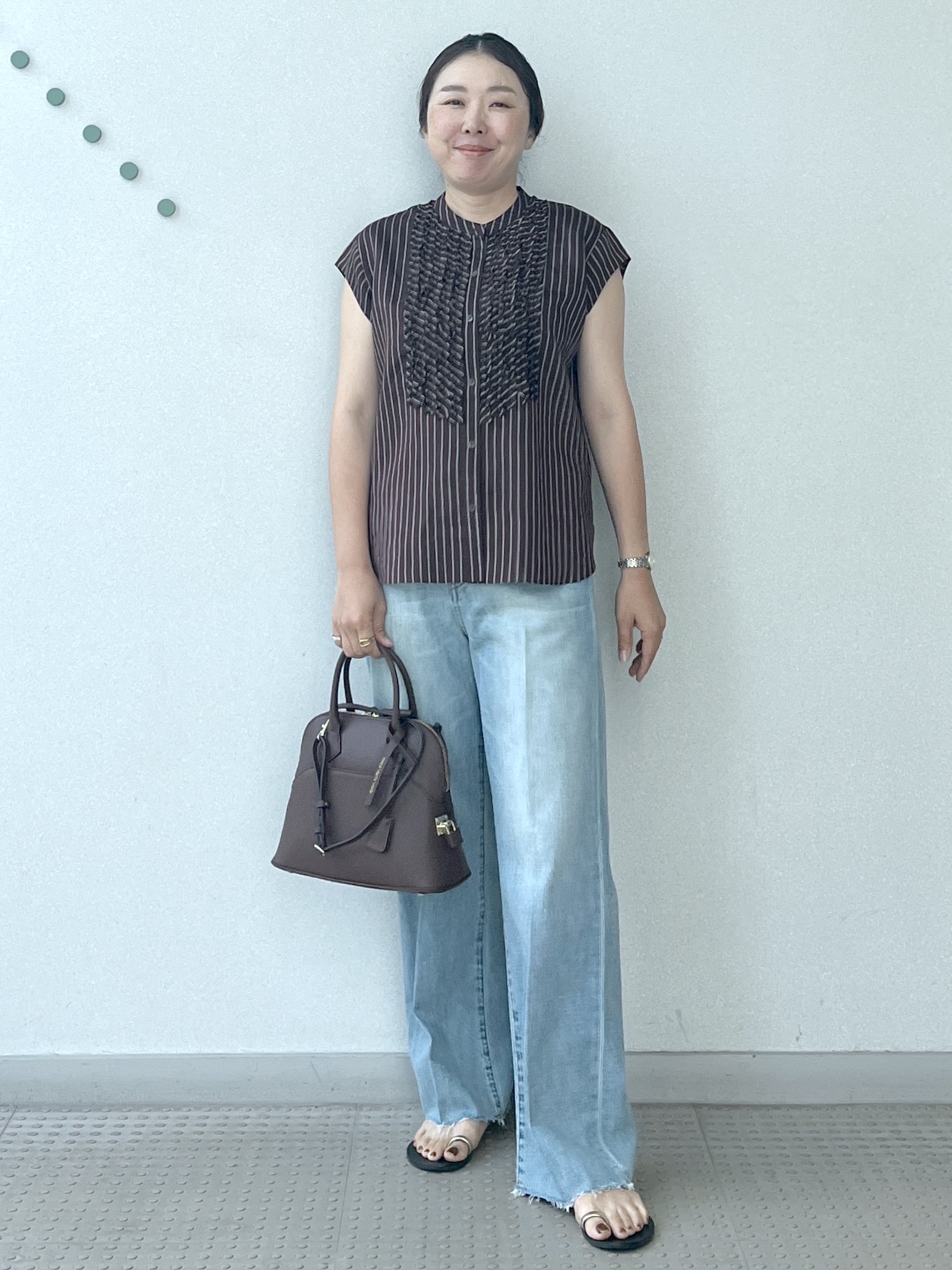 Soeさんの「DRESSTERIOR｜ストライプフレンチスリーブフリルブラウス」を使ったコーディネート