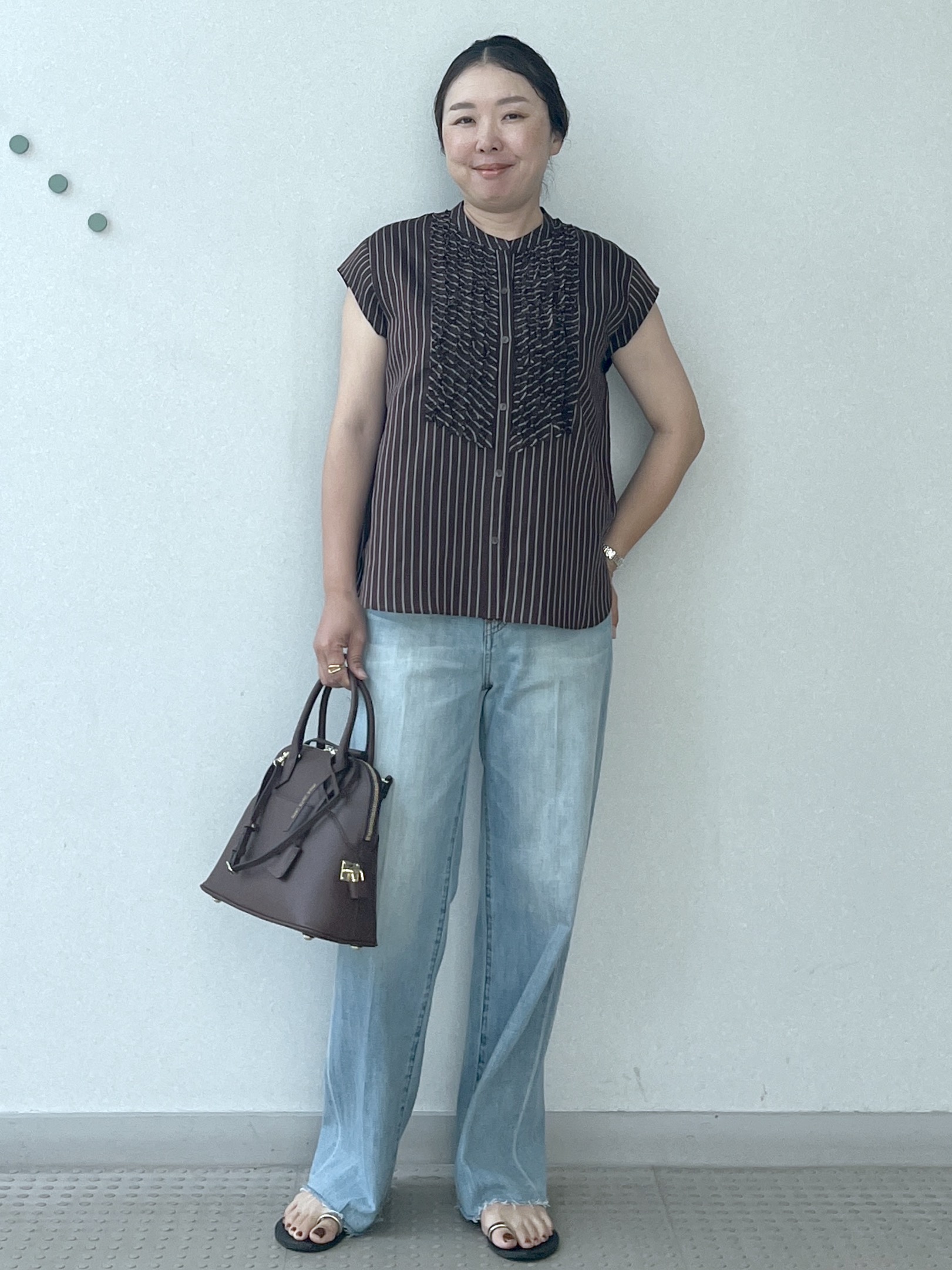 Soeさんの「DRESSTERIOR｜ストライプフレンチスリーブフリルブラウス」を使ったコーディネート