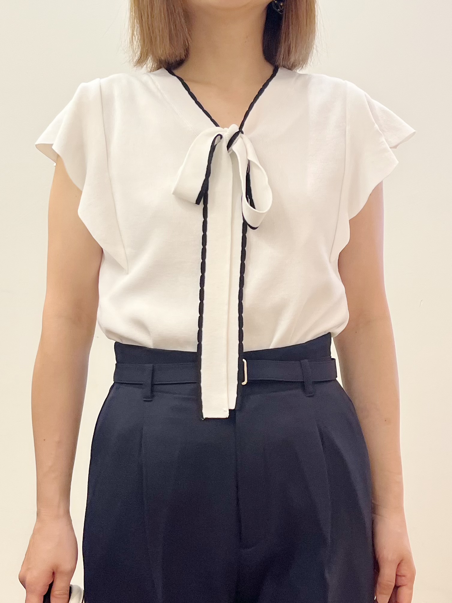 kcさんの「OPAQUE.CLIP｜【UVケア／接触冷感】バイカラーボウタイフリルトップス《洗濯機OK》」を使ったコーディネート