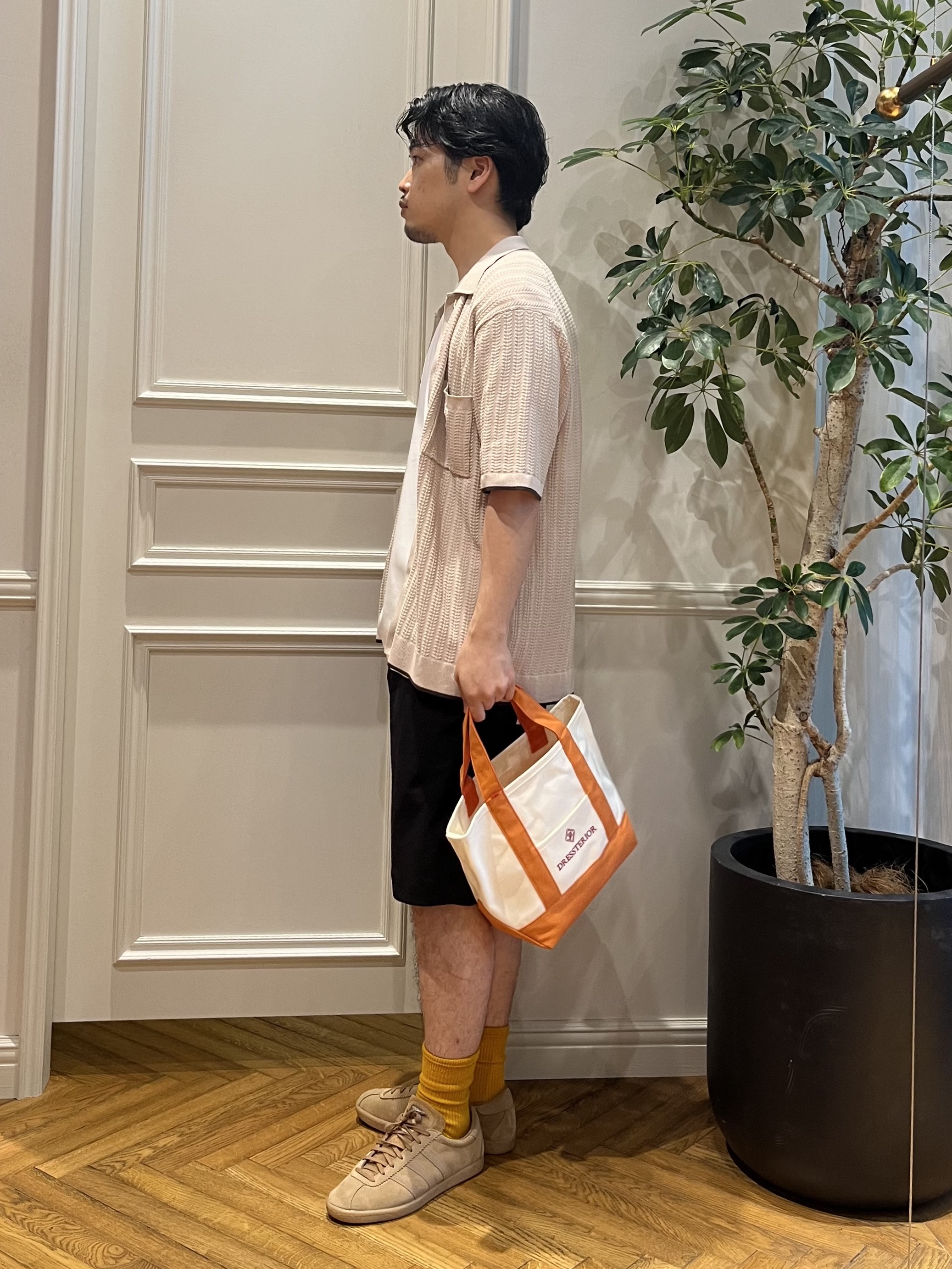 Tokuさんの「DRESSTERIOR｜【Safari5月号掲載】ウォッシャブル キューバニットシャツ」を使ったコーディネート