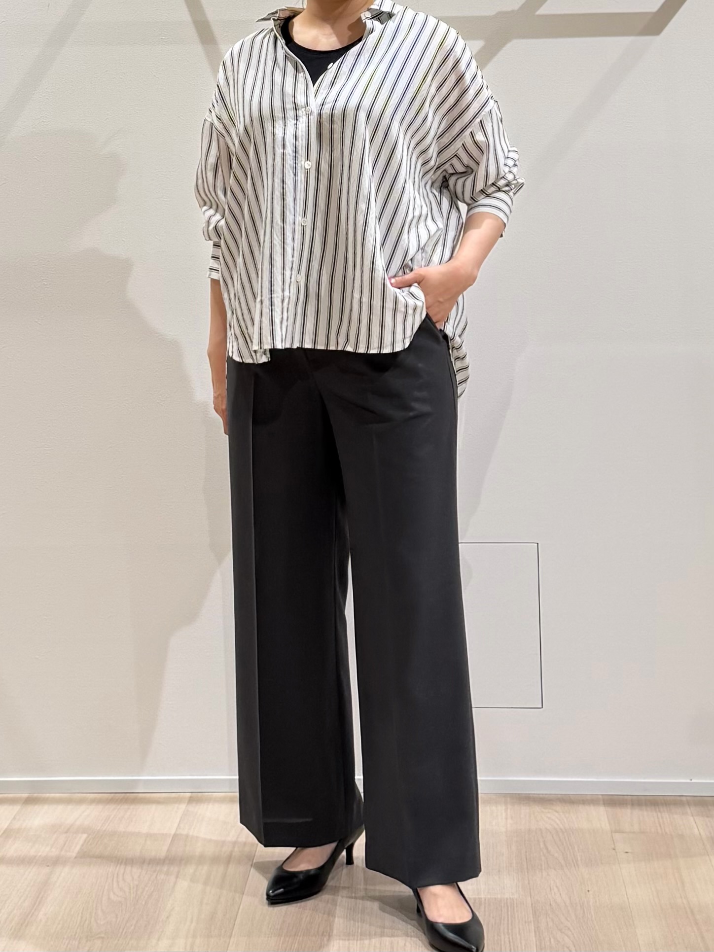 TOMOMIさんの「UNTITLED｜ストライプシャツ」を使ったコーディネート