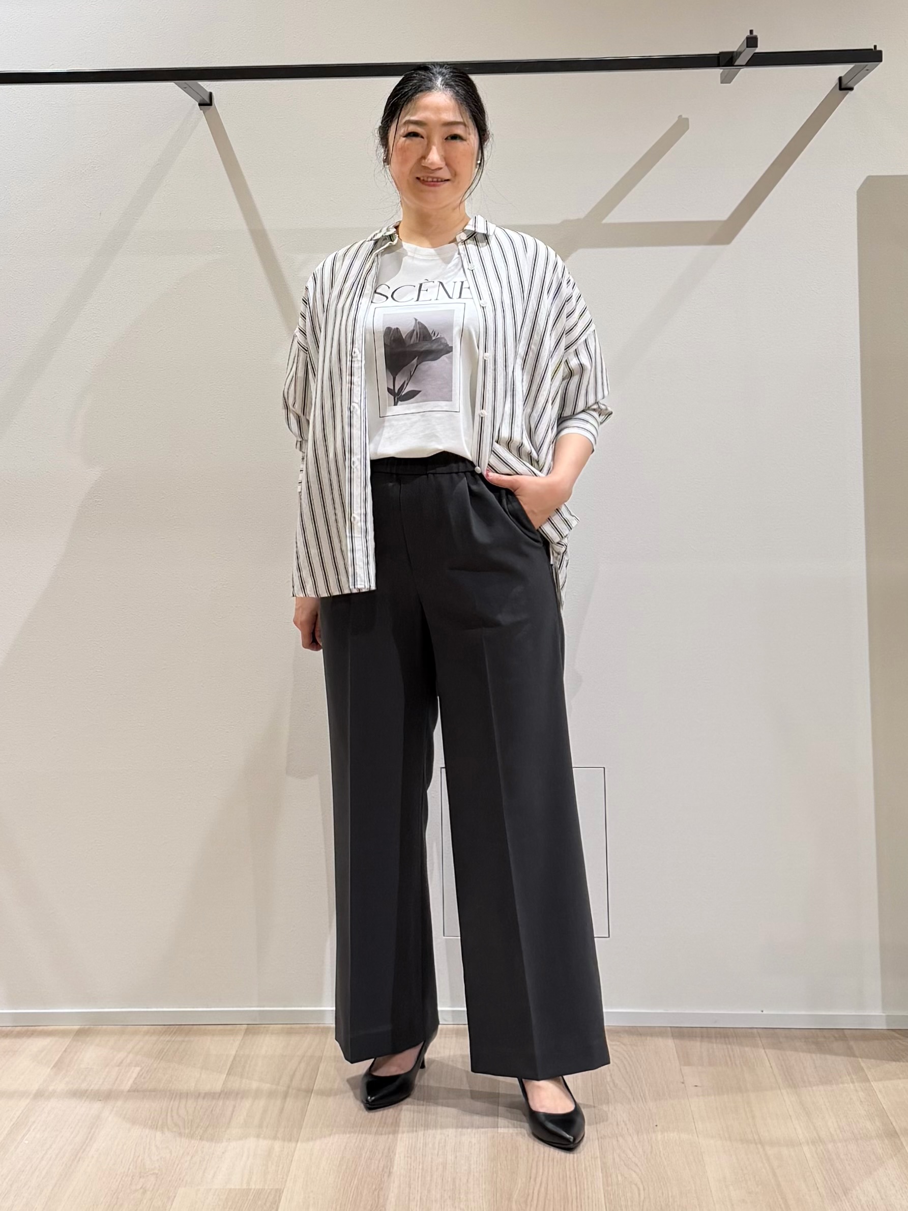 TOMOMIさんの「UNTITLED｜ストライプシャツ」を使ったコーディネート