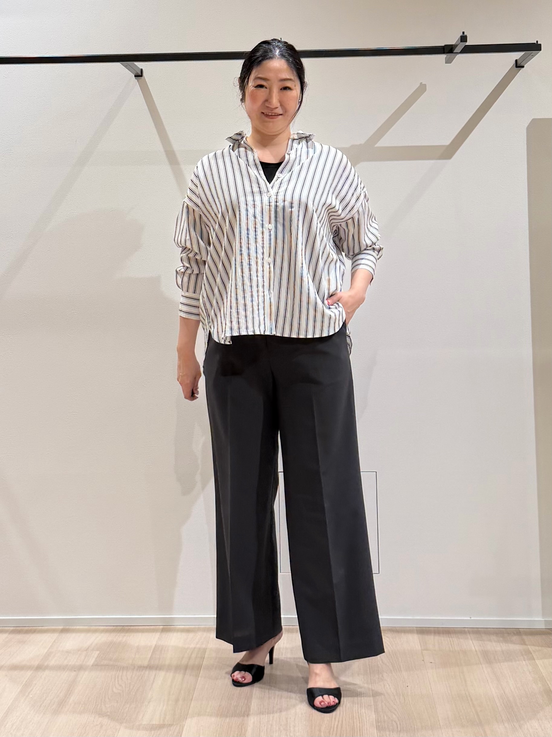 TOMOMIさんの「UNTITLED｜ストライプシャツ」を使ったコーディネート