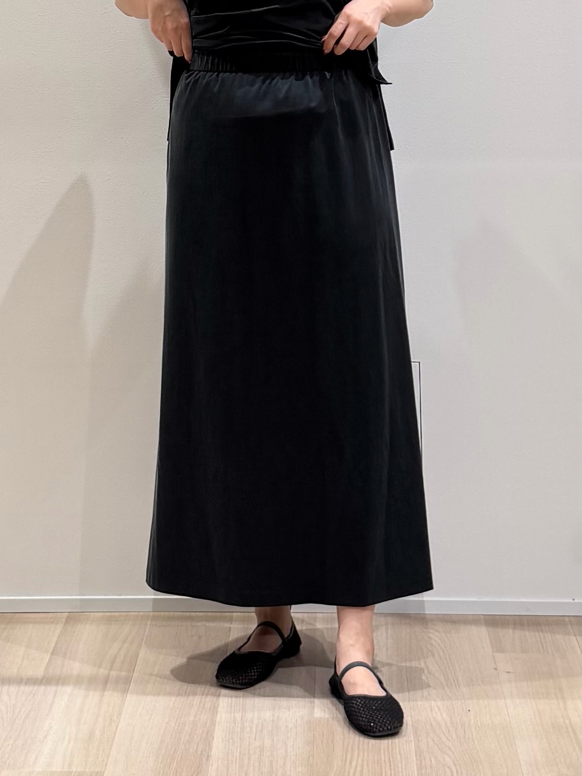 TOMOMIさんの「UNTITLED｜【セットアップ可/接触冷感】ヴィンテージライクプルオーバー」を使ったコーディネート