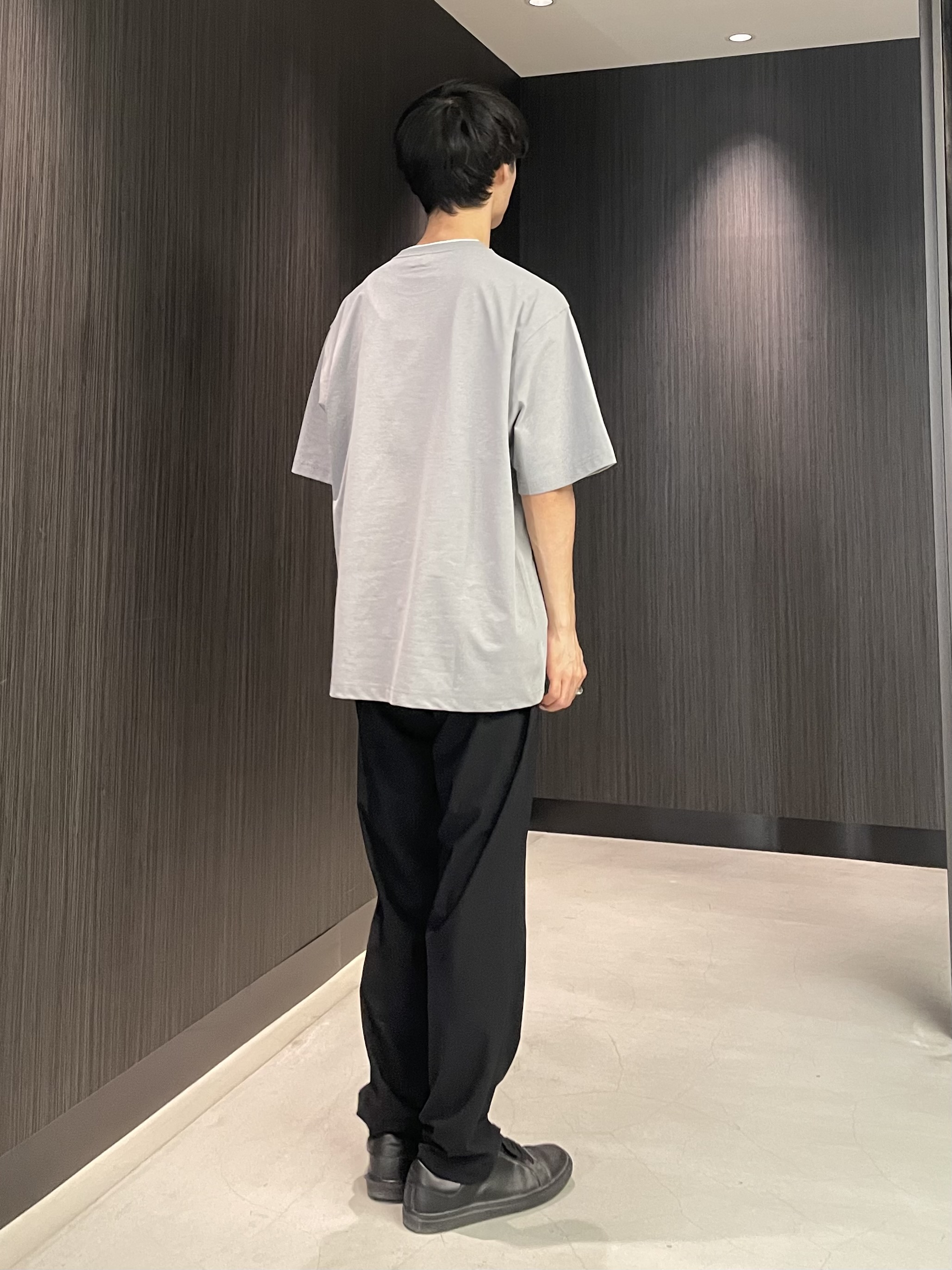Okdさんの「TAKEO KIKUCHI｜【汗染み軽減】フェイクレイヤー ワンポイント プルオーバー」を使ったコーディネート