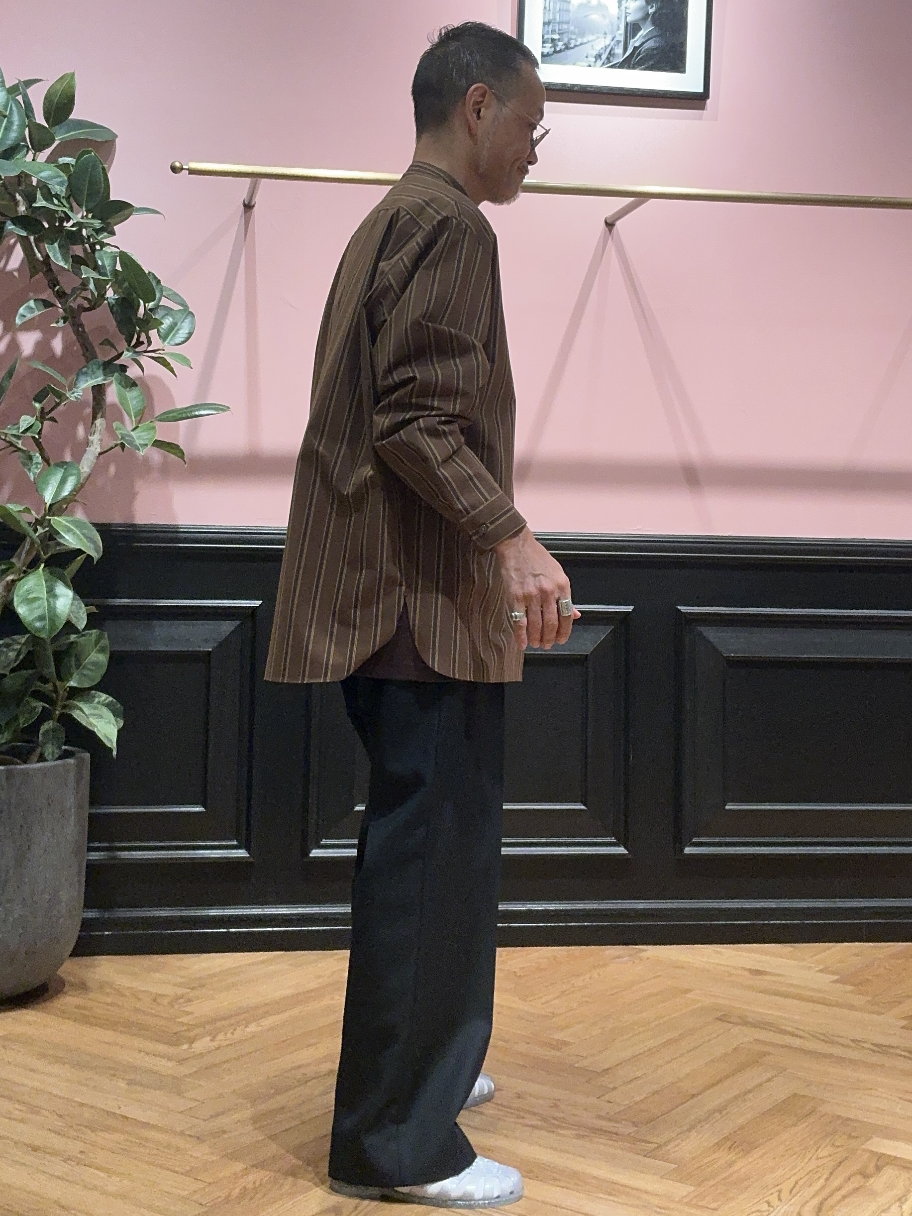 torigoeさんの「DRESSTERIOR｜バンドカラー ストライプシャツ」を使ったコーディネート