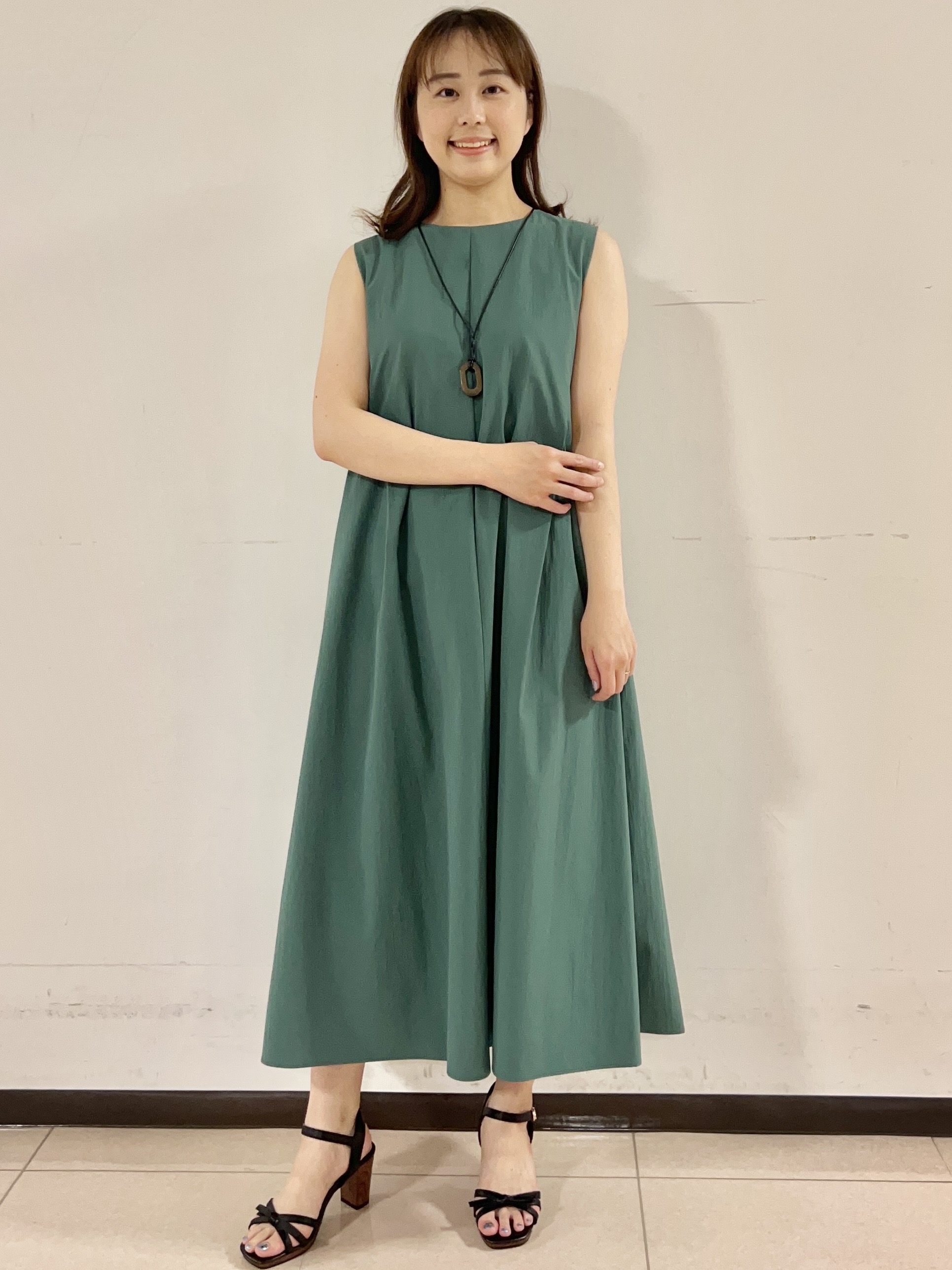 りおさんの「UNTITLED｜【接触冷感/UVカット/吸水速乾】Aラインロングワンピース」を使ったコーディネート