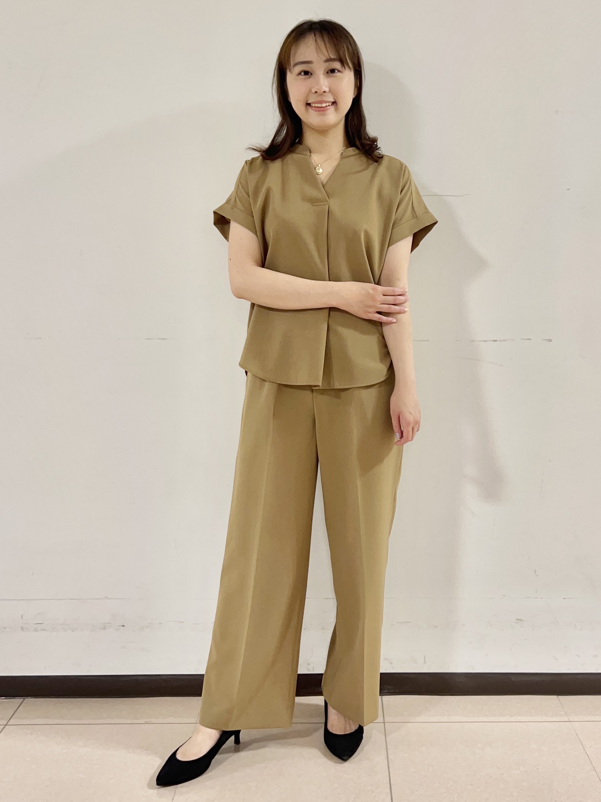 りおさんの「UNTITLED｜【セットアップ可/通気性/UVカット】エアリークールブラウス」を使ったコーディネート