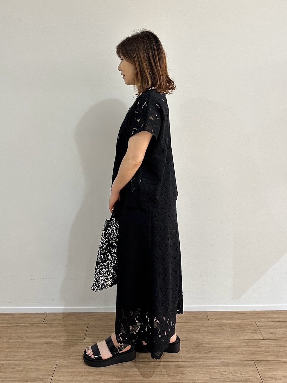 Juneさんの「UNTITLED｜【セットアップ可/品のある透け感】リーフレースブラウス」を使ったコーディネート