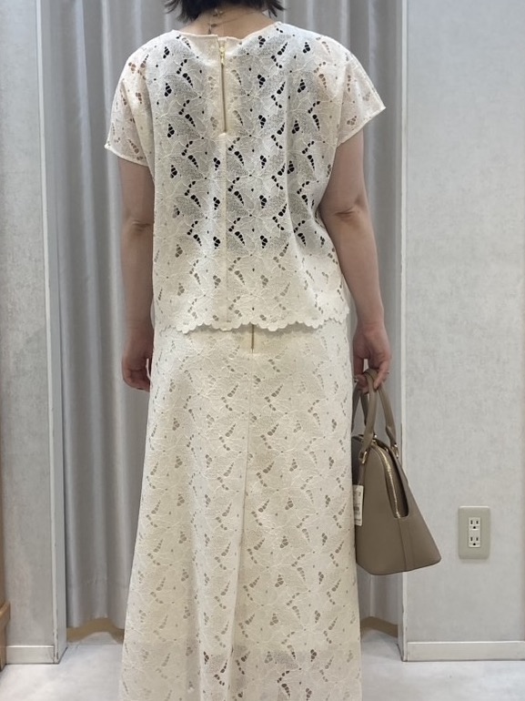 チカさんの「UNTITLED｜【セットアップ可/品のある透け感】リーフレースブラウス」を使ったコーディネート