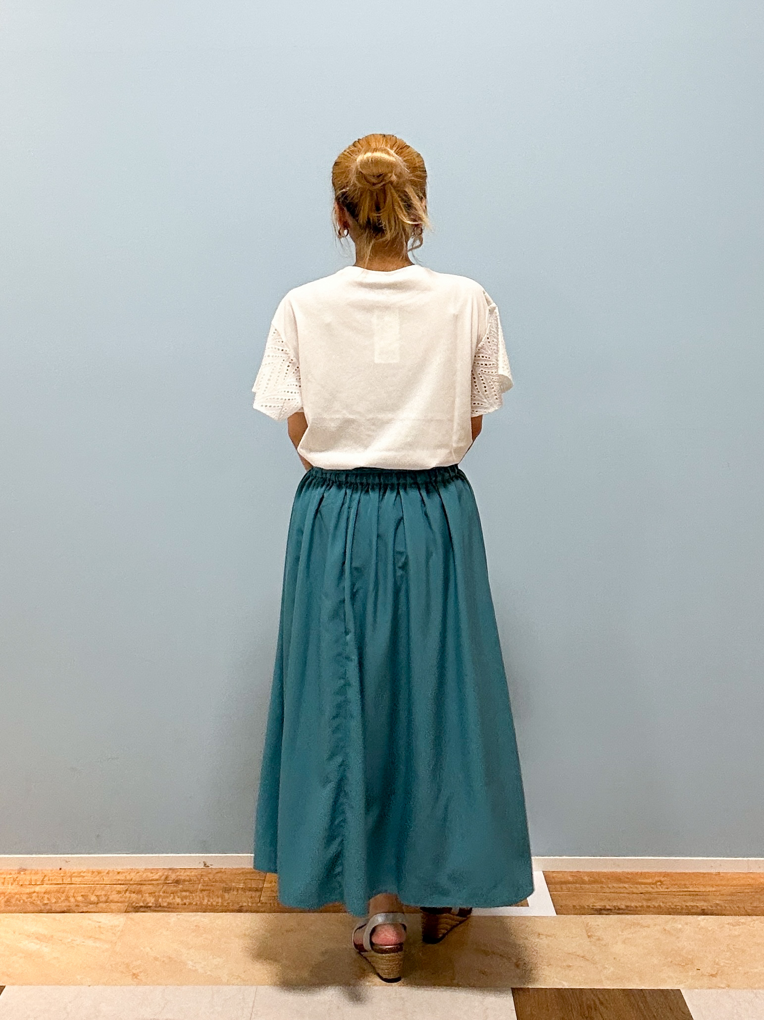 mikoさんの「SHOO･LA･RUE｜【汗じみ防止/ひんやり/体型カバー】真夏の味方。 汗じみが気になりにくい お袖レースフレアTシャツ」を使ったコーディネート