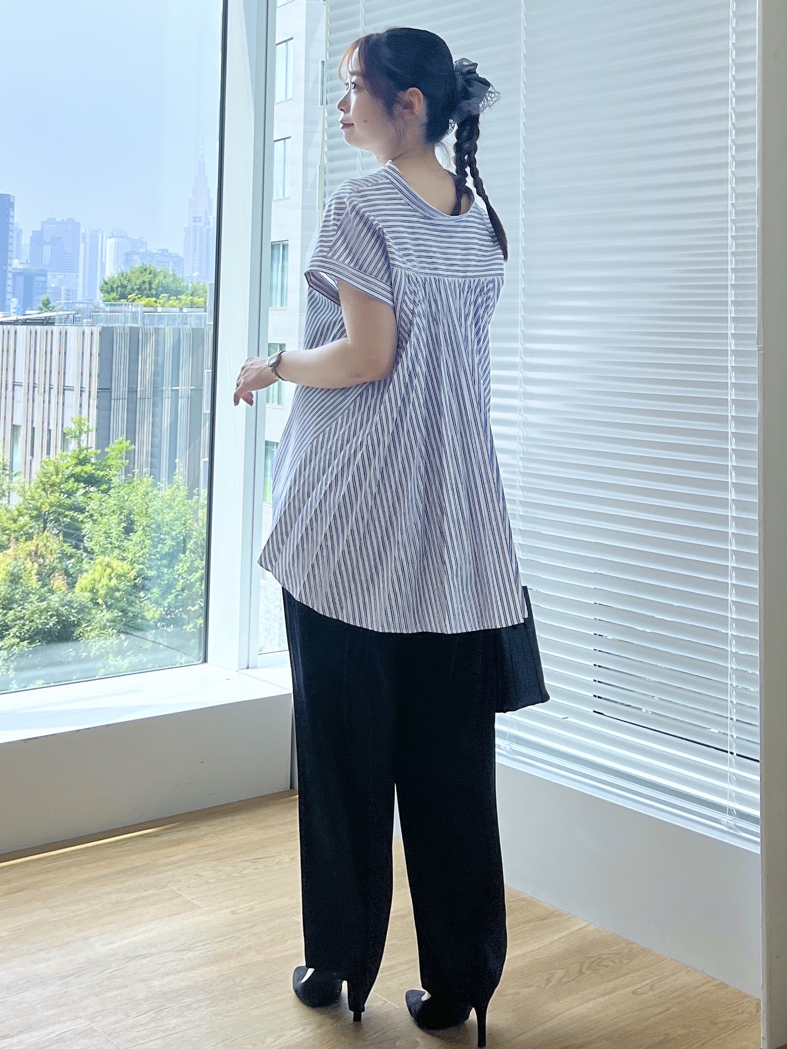Saekoさんの「UNTITLED｜【吸水速乾/接触冷感】バックプリーツデザインブラウス」を使ったコーディネート