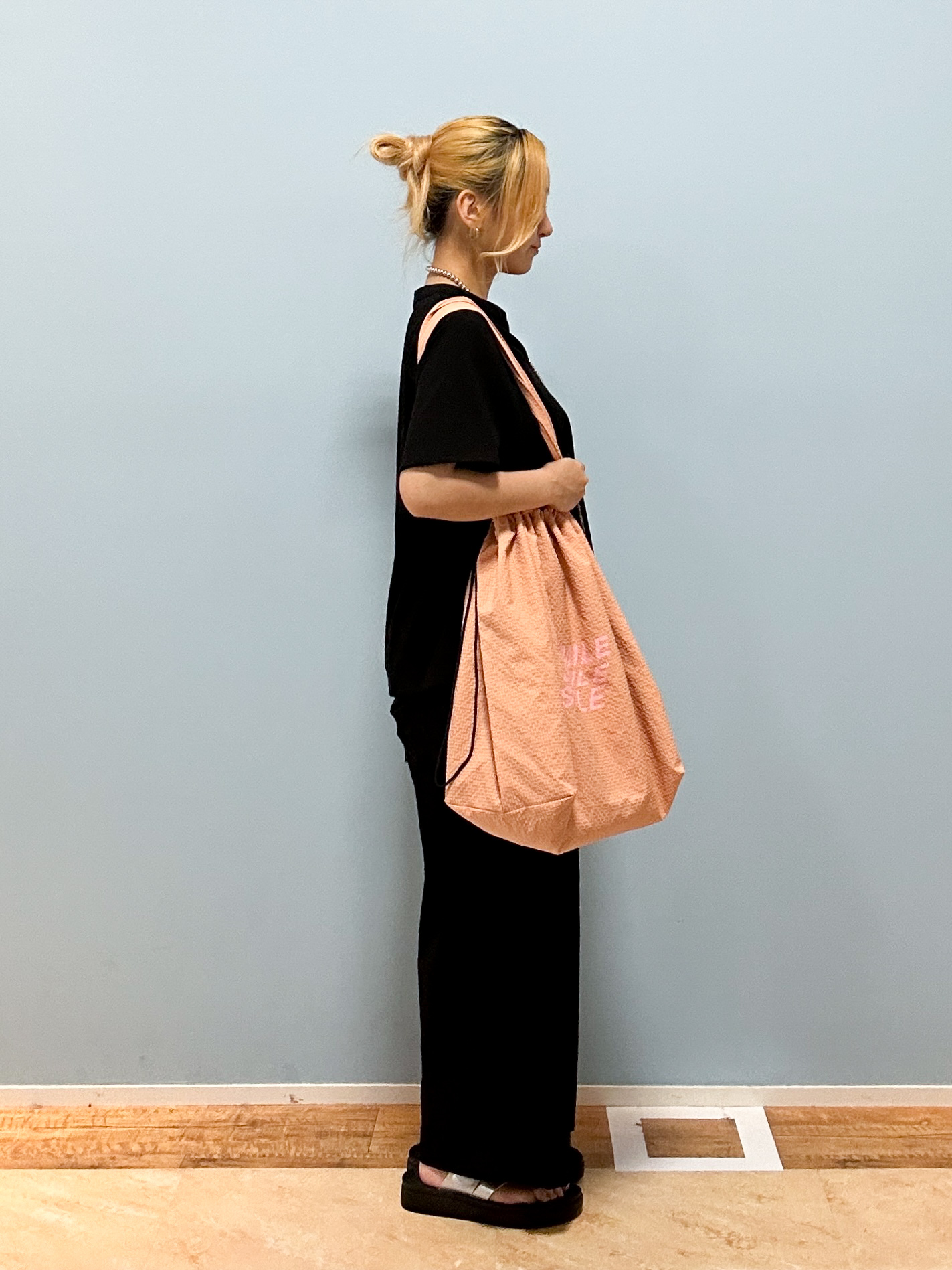 mikoさんの「SHOO･LA･RUE｜【ひんやり/洗濯機可】軽凛(かろりん) スキッパー裾レースブラウス」を使ったコーディネート