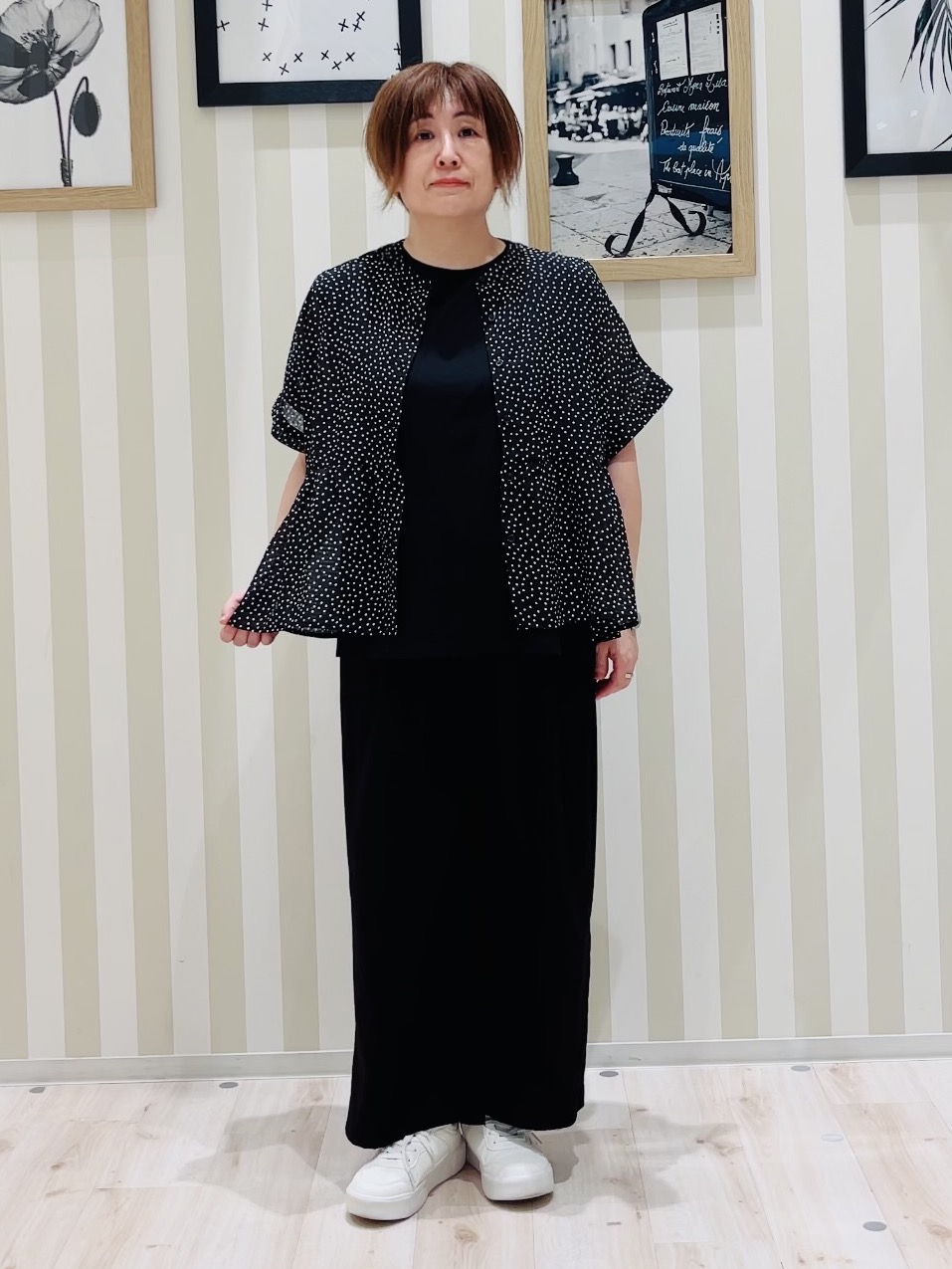ma_miさんの「SHOO･LA･RUE｜【体型カバー/洗濯機可】二の腕とお腹周りが隠せる シアーペプラムブラウス」を使ったコーディネート