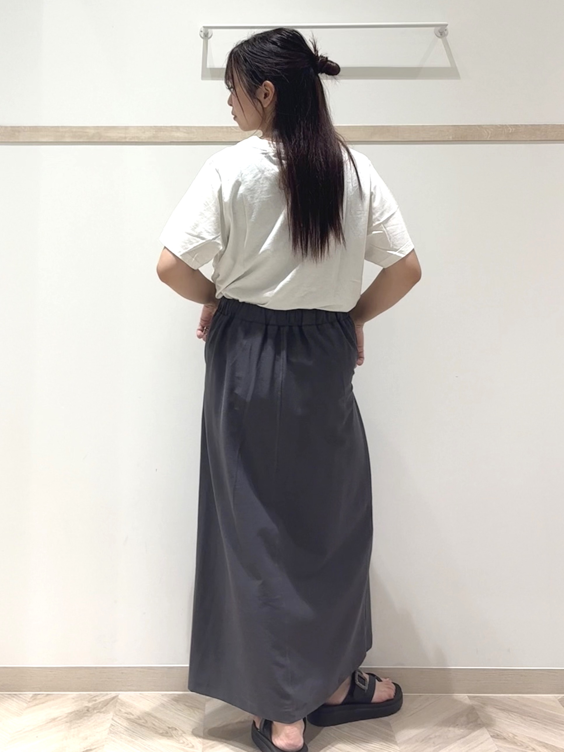 nanaさんの「SHOO･LA･RUE｜【洗濯機可/選べる6色】ナチュラルな風合いが魅力 ゆったり楊柳シアードルマンブラウス」を使ったコーディネート