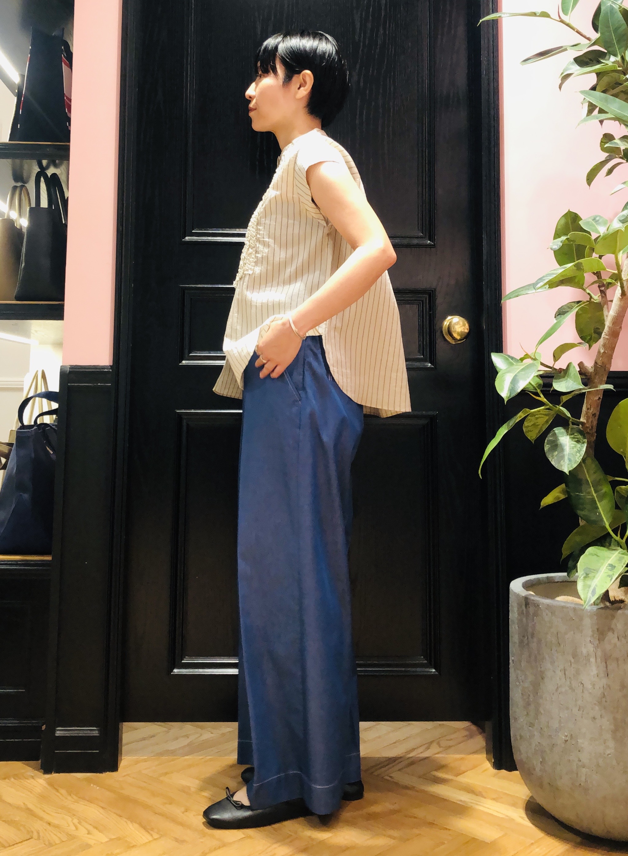 OGATAさんの「DRESSTERIOR｜ストライプフレンチスリーブフリルブラウス」を使ったコーディネート