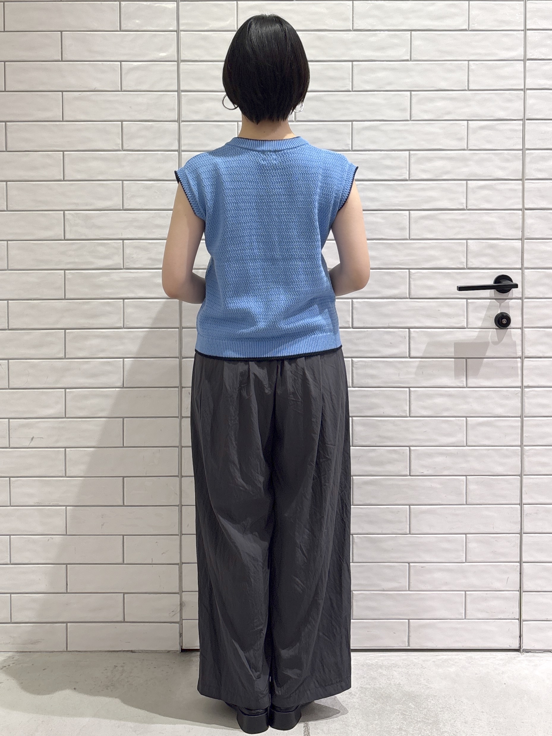 ayumiさんの「OPAQUE.CLIP｜配色クロス編みニットベスト【洗える】」を使ったコーディネート