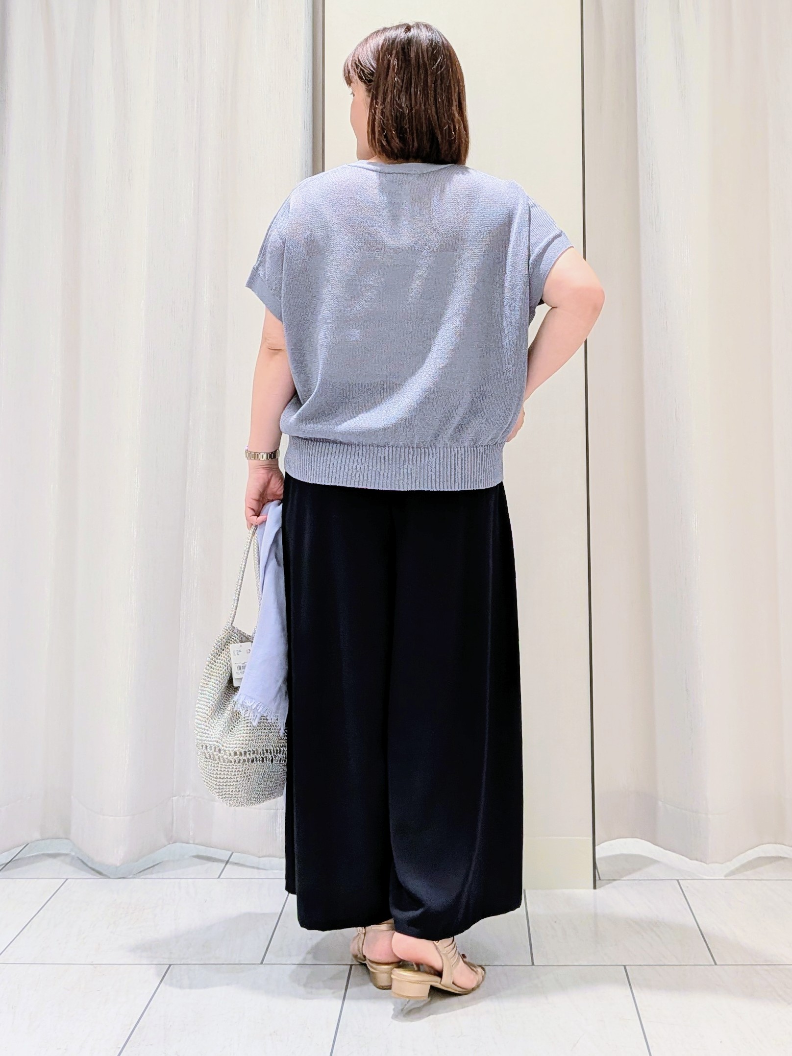 Onumaさんの「UNTITLED｜【洗える/清涼感】ドライタッチスリーブレスカーディガン」を使ったコーディネート
