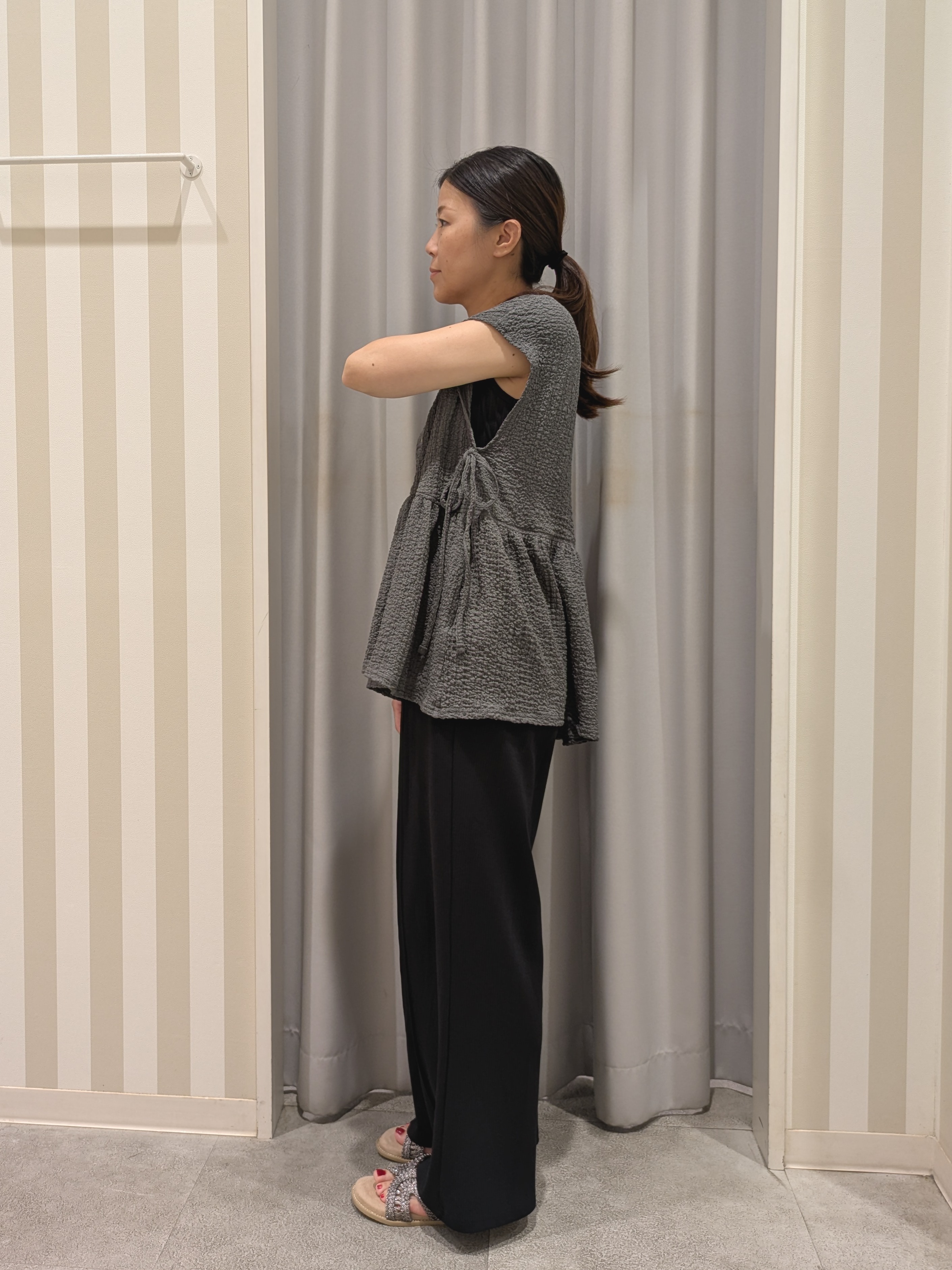 𝐂𝐡𝐢𝐢 &hearts;(ちー)さんの「SHOO･LA･RUE｜ポコポコ素材 ペプラムプルオーバーアソート」を使ったコーディネート