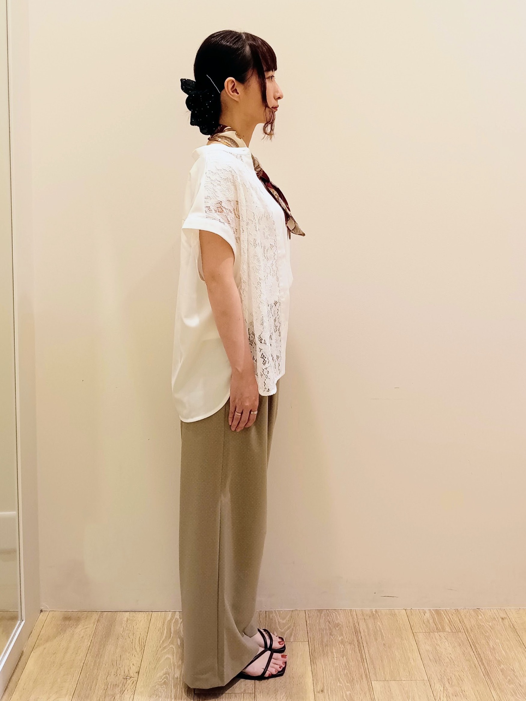 MKさんの「index｜フロントレースブラウス【洗濯機OK】」を使ったコーディネート