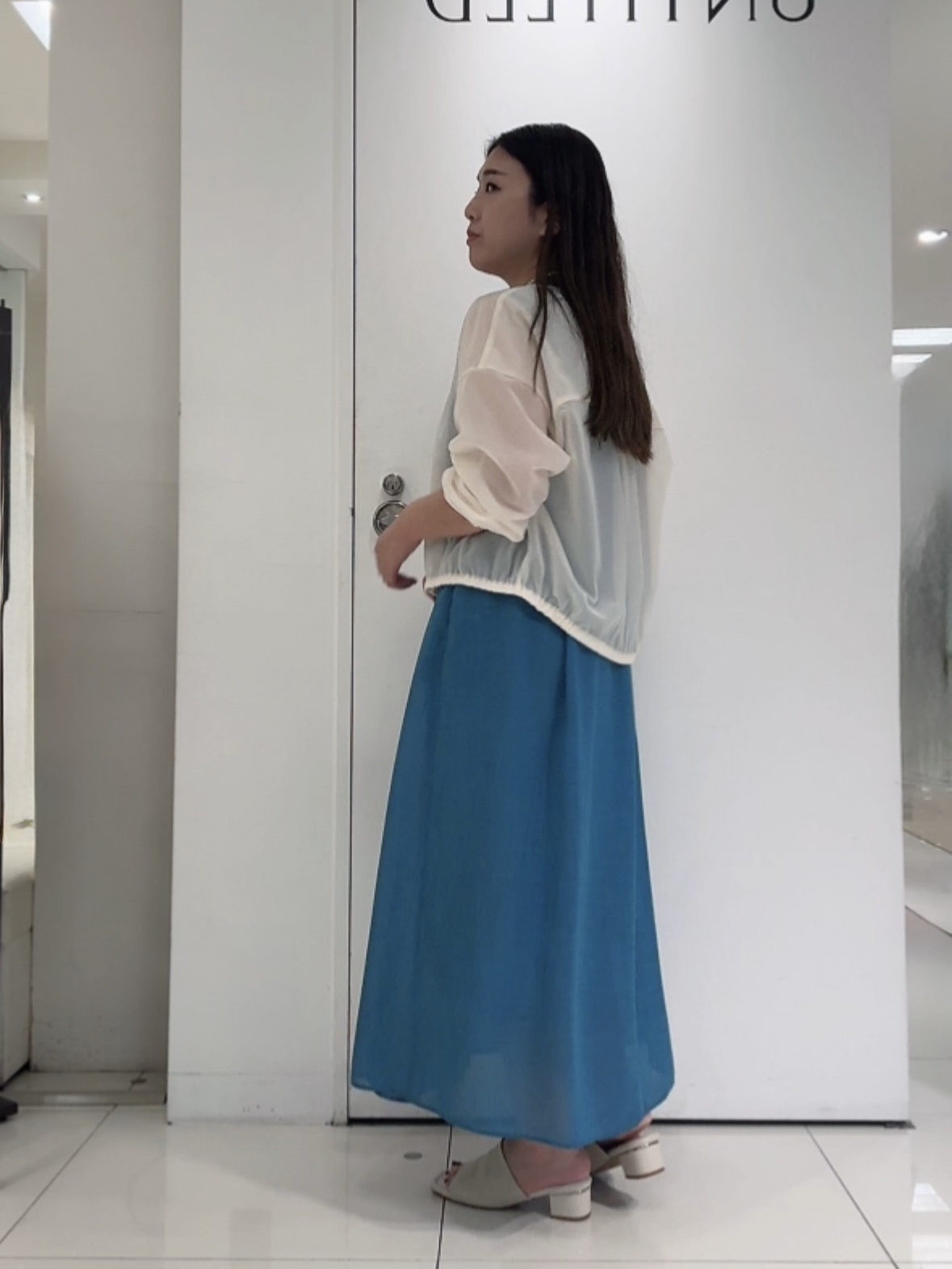 なかじさんの「UNTITLED｜トリコットシアーブラウス」を使ったコーディネート