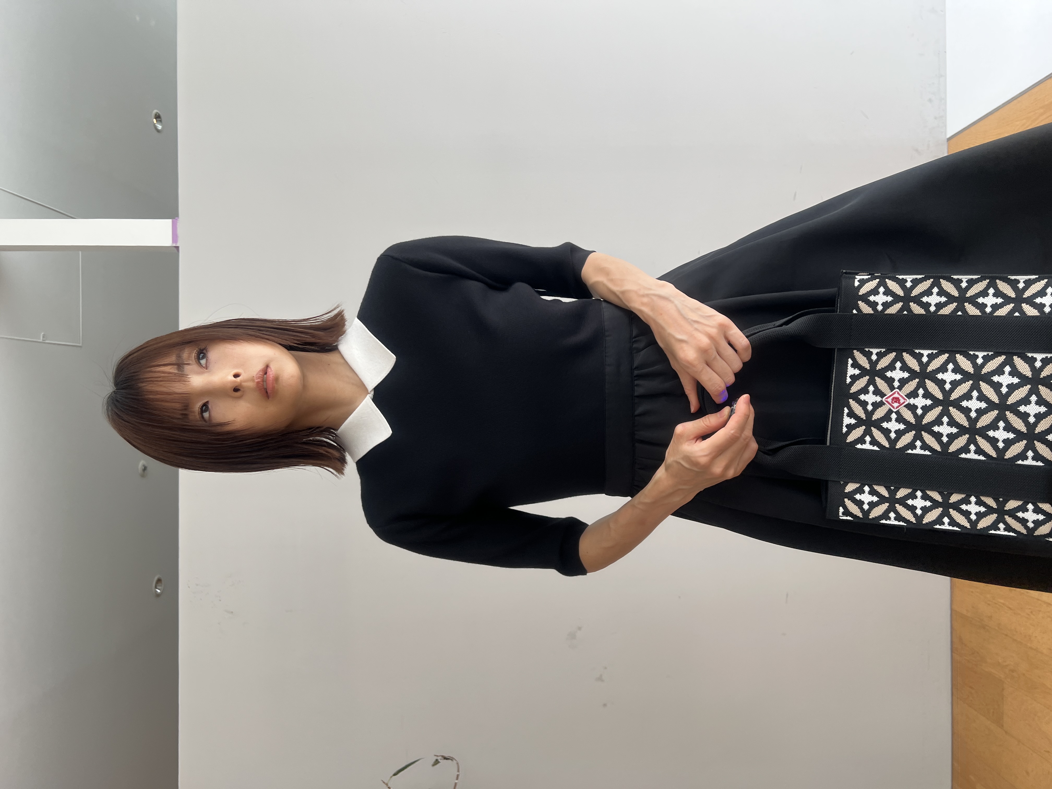 misaさんの「DRESSTERIOR｜オーバーラップスモールニットトート」を使ったコーディネート