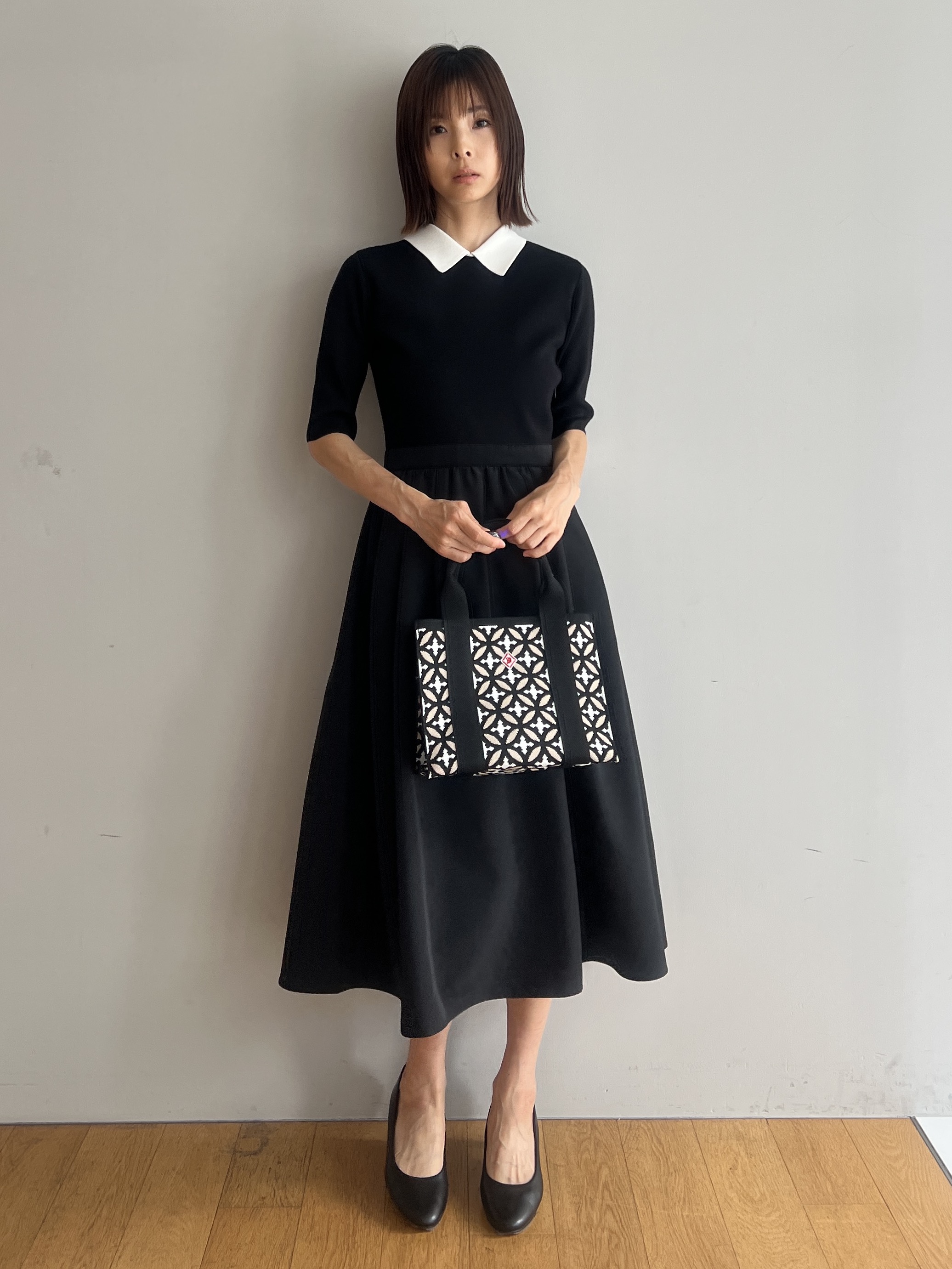 misaさんの「DRESSTERIOR｜オーバーラップスモールニットトート」を使ったコーディネート