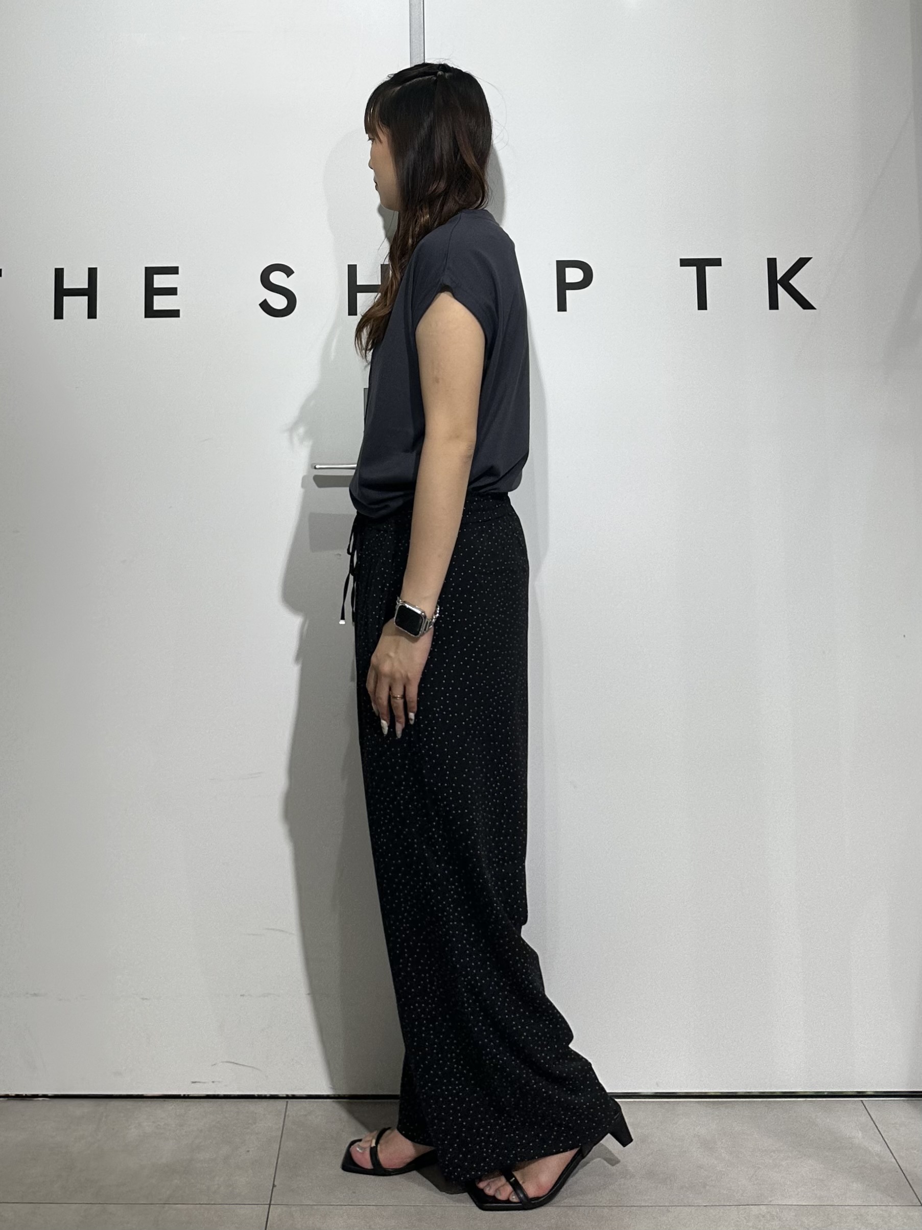 cottonさんの「THE SHOP TK｜オーガンジー刺繍Tシャツ」を使ったコーディネート