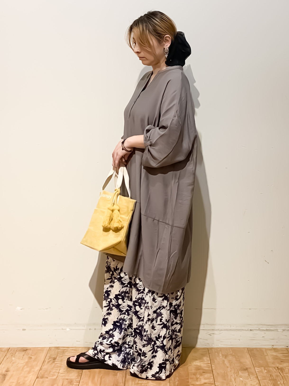 MEGさんの「SHOO･LA･RUE｜【ひんやり/S-LL/洗濯後しわになりにくい】体型カバーにも ゆるっとリラックスチュニック」を使ったコーディネート