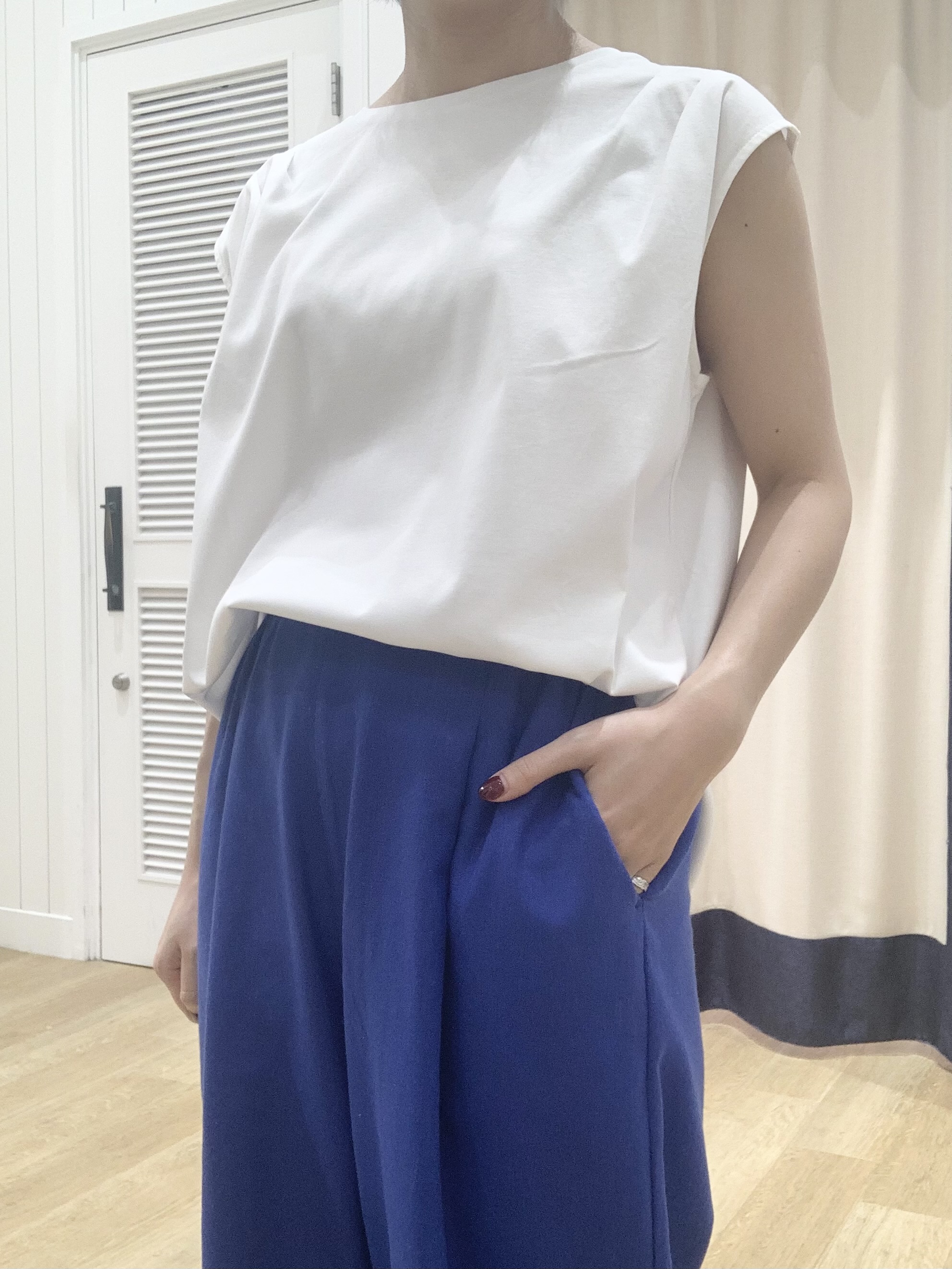 IMARIさんの「Dessin｜【接触冷感/UVカット】美光沢ノースリーブカットソー」を使ったコーディネート
