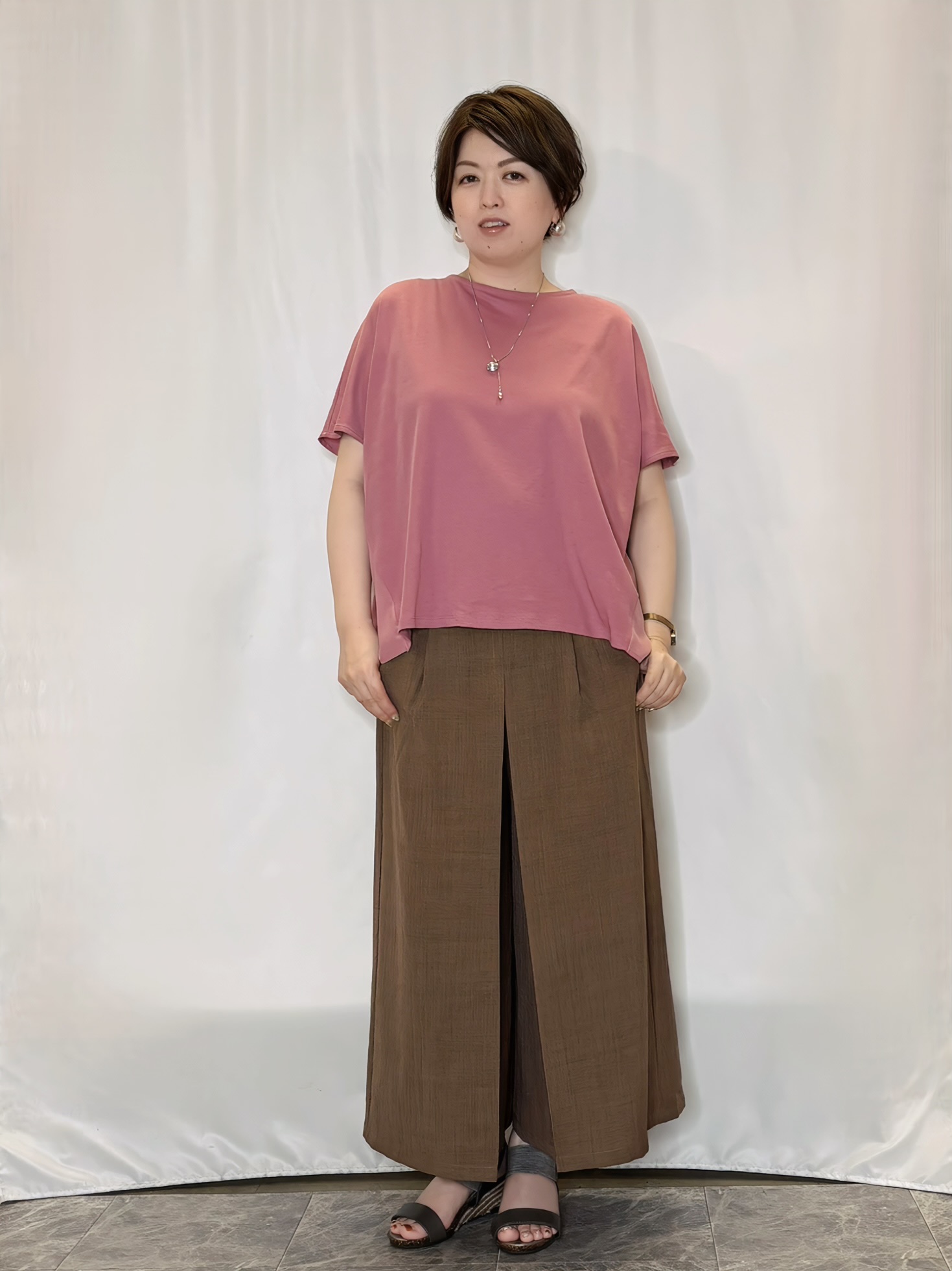 たみさんの「SHOO･LA･RUE｜【洗濯機可/S-LL】後ろ姿も映える 異素材ドッキングトップス」を使ったコーディネート