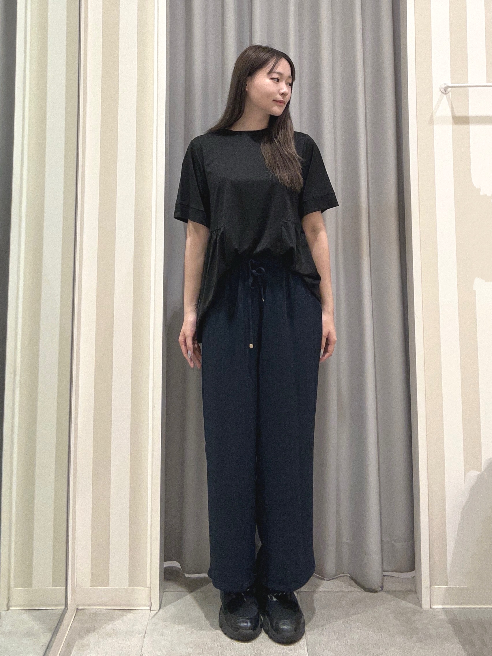美空さんの「SHOO･LA･RUE｜【ひんやり/UV/S-LL/体型カバー】インせず着られる サイドギャザー切替トップス」を使ったコーディネート