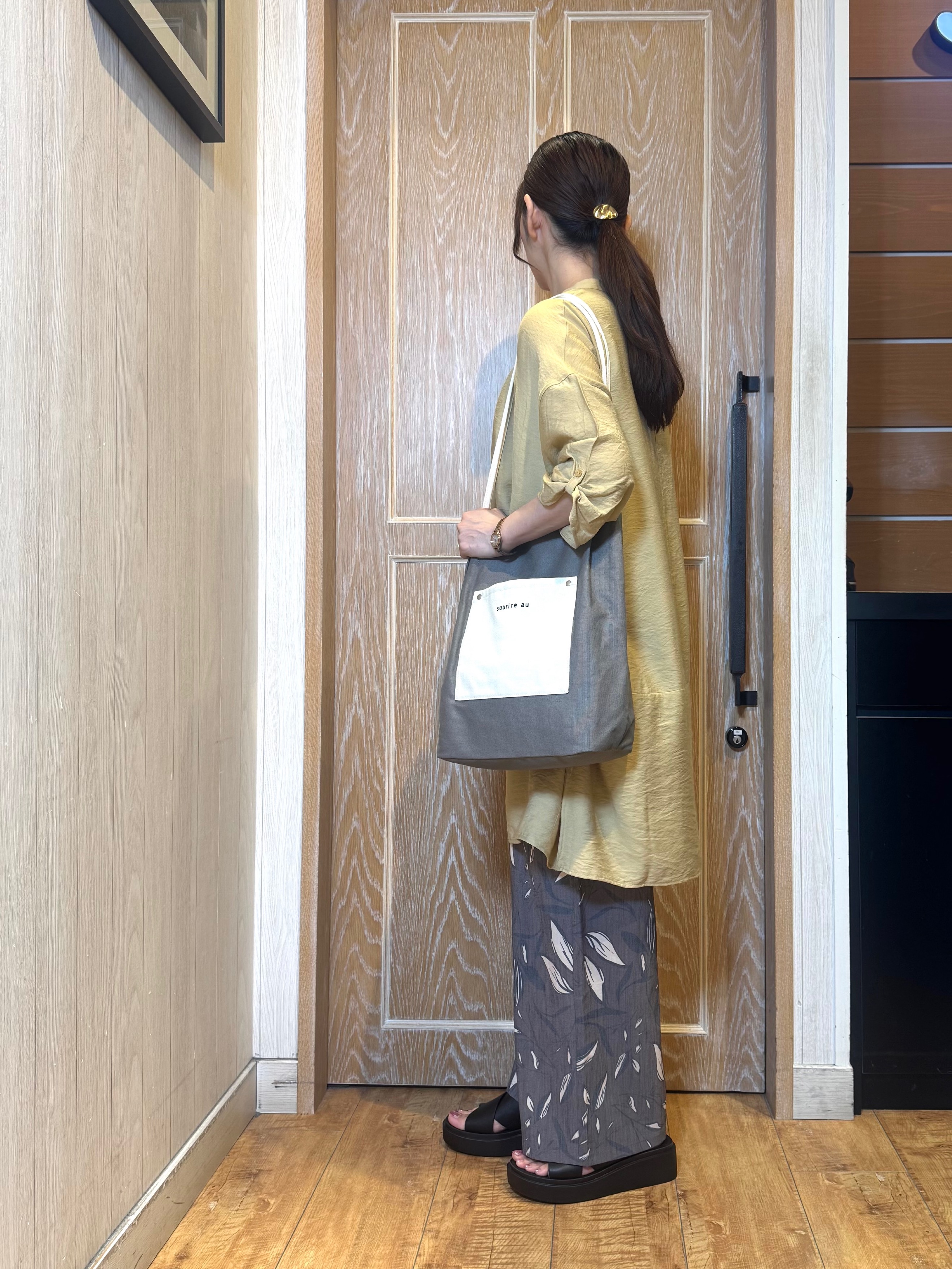 KAORIさんの「SHOO･LA･RUE｜【ひんやり/S-LL/洗濯機可】体型カバーにも ゆるっとリラックスチュニック」を使ったコーディネート