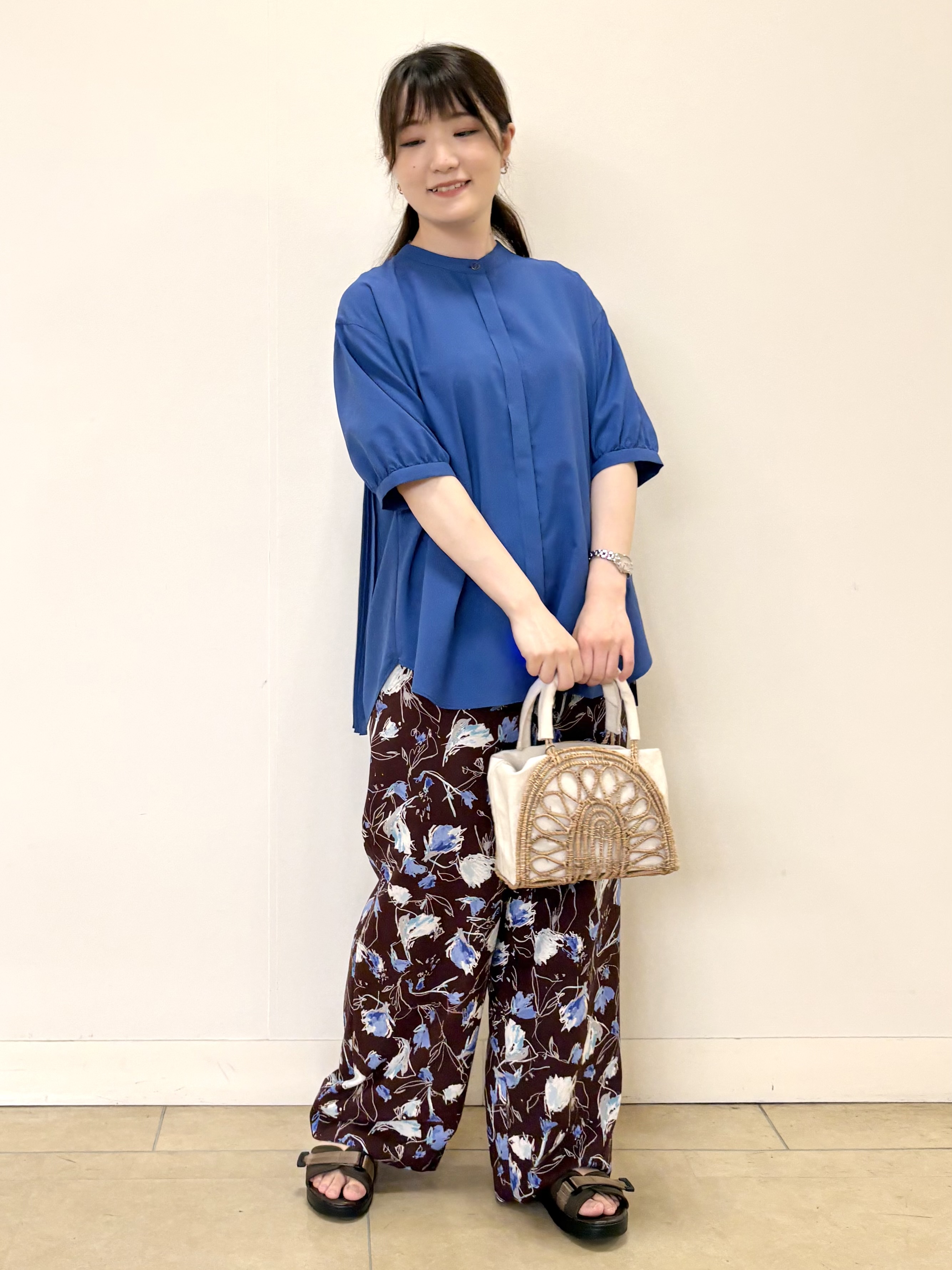 mikiさんの「Reflect｜【手洗い可】異素材ドッキングブラウス」を使ったコーディネート