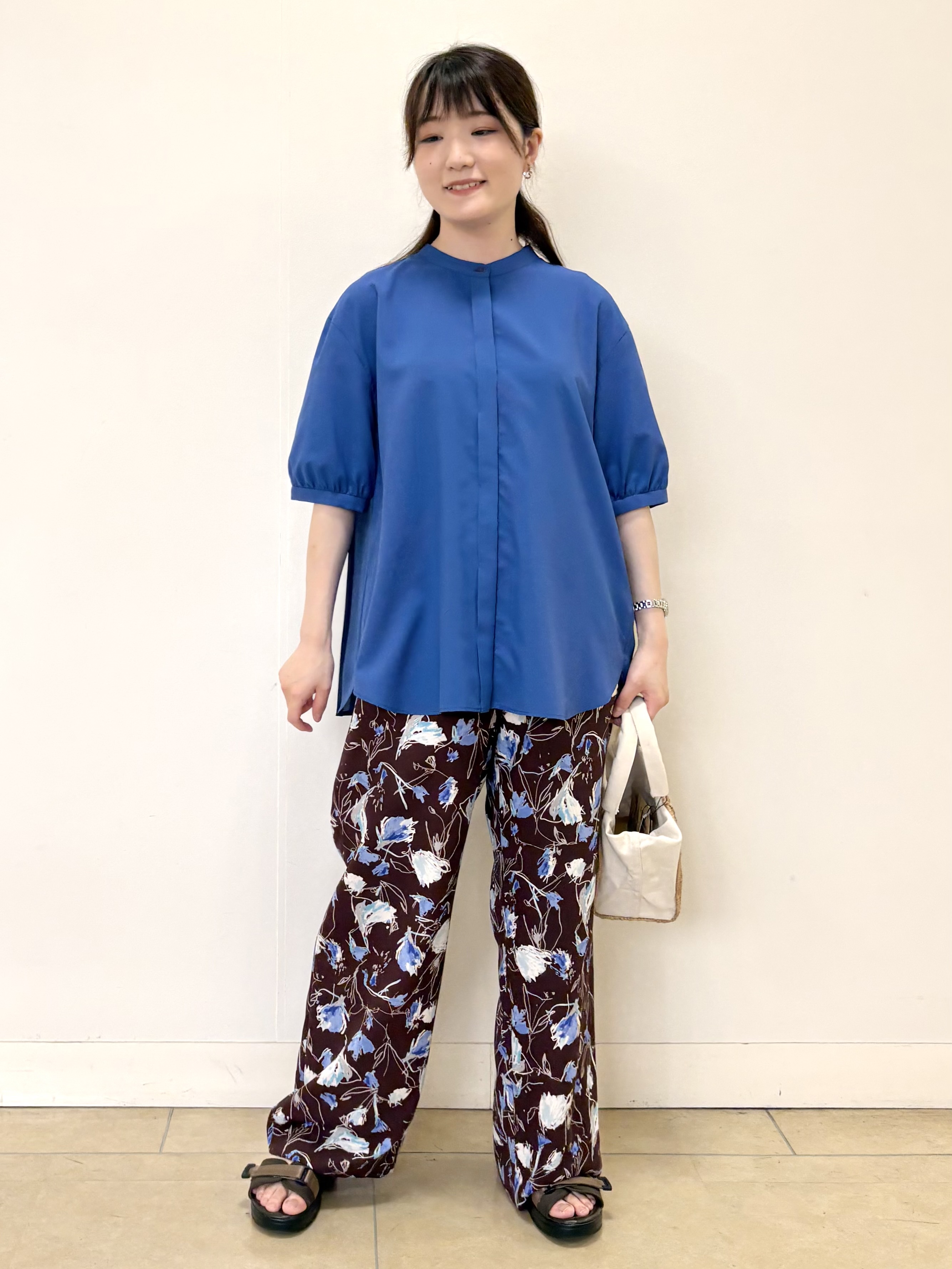 mikiさんの「Reflect｜【手洗い可】異素材ドッキングブラウス」を使ったコーディネート