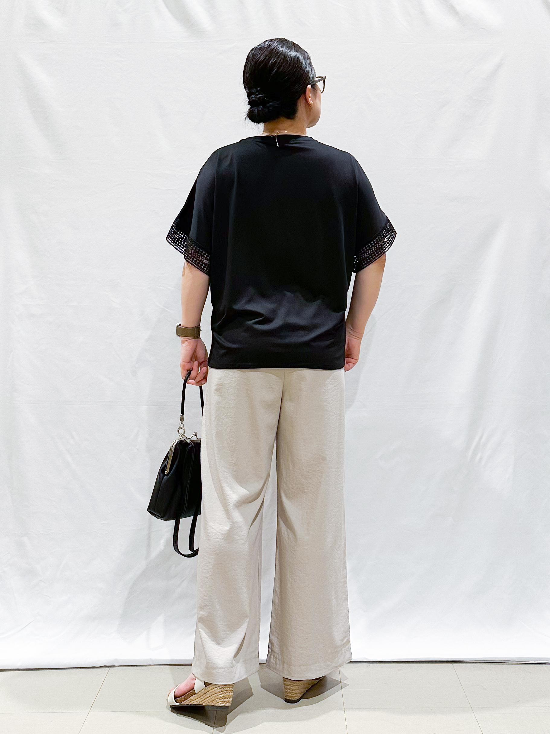 umeさんの「SHOO･LA･RUE｜【ひんやり/UV/体型カバー】ヒップ周りが隠せる ひんやりお袖レースTシャツ」を使ったコーディネート
