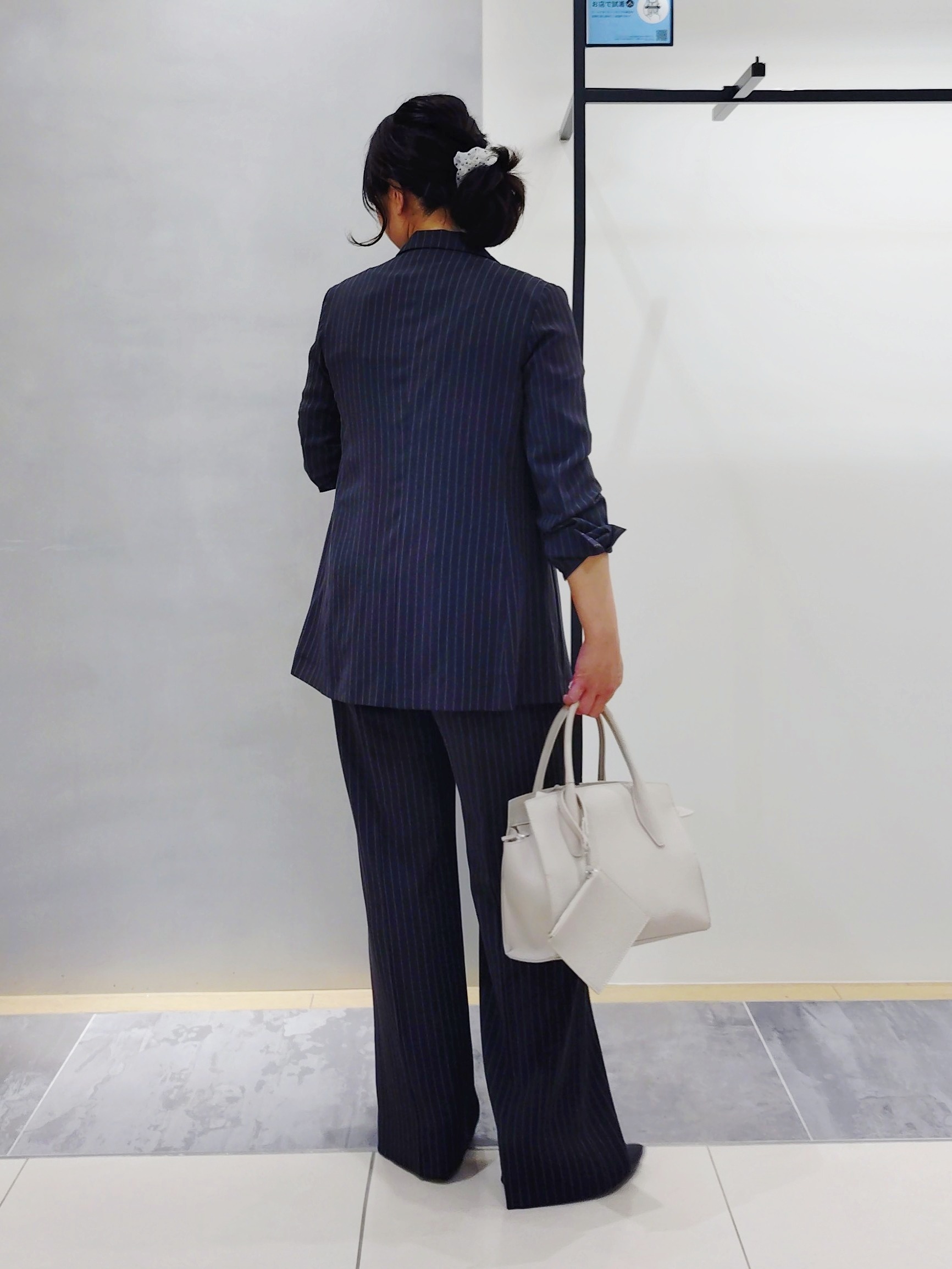 TOMOMIさんの「INDIVI｜【新作登場！着る日傘】 ダブルジャケット」を使ったコーディネート