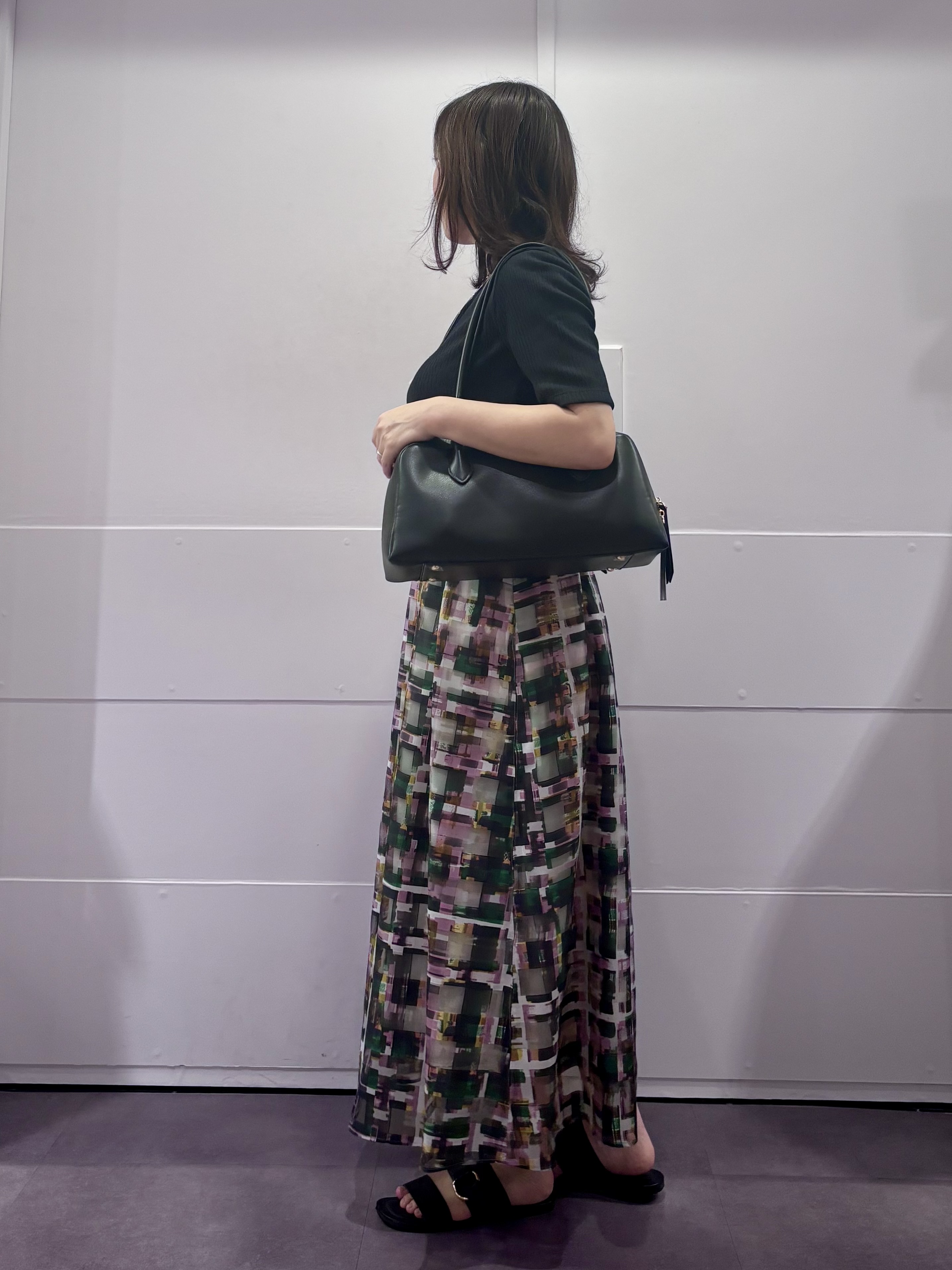 TOKOさんの「UNTITLED｜【二の腕カバー】スクエアネックテレコプルオーバー」を使ったコーディネート