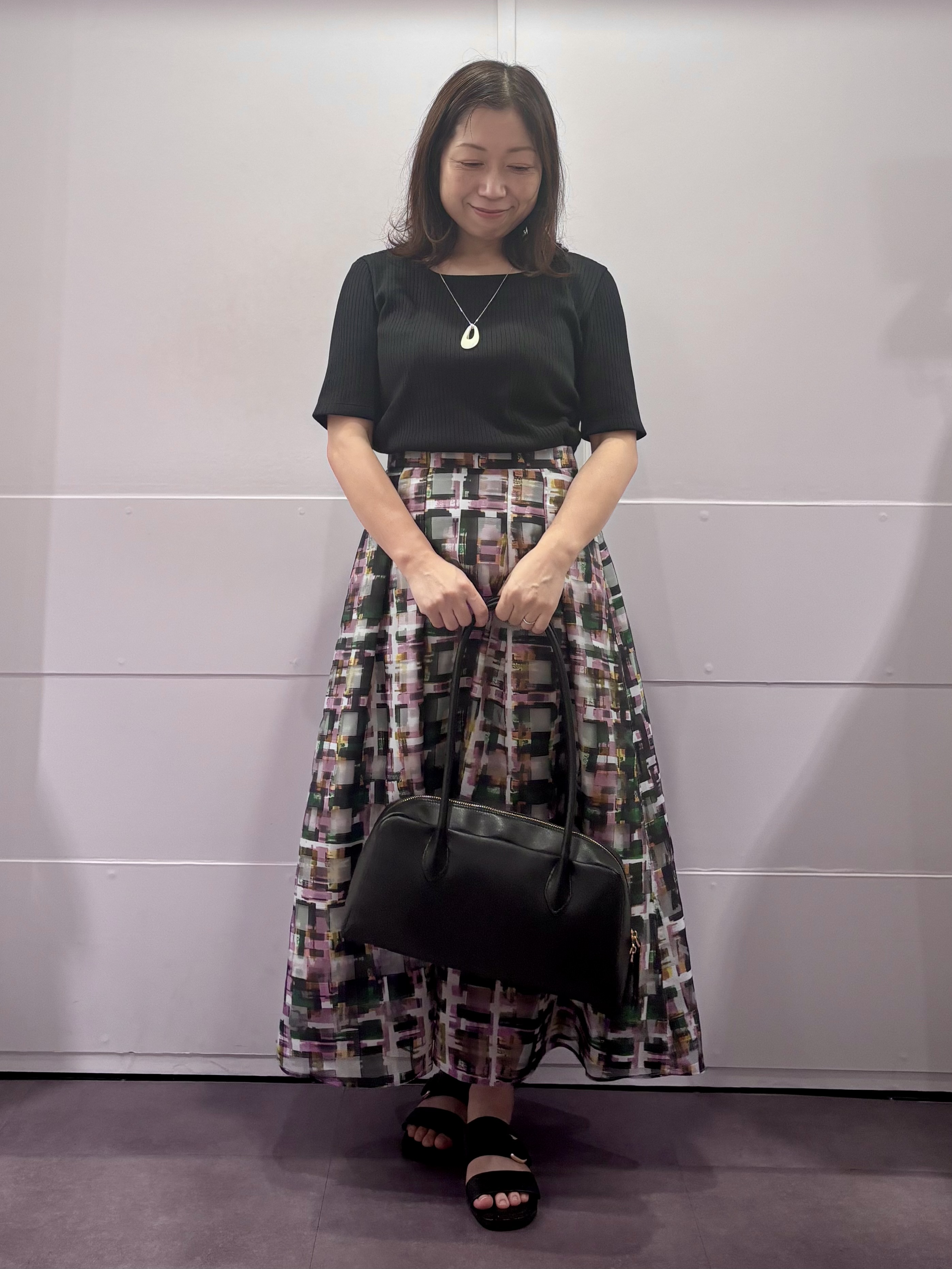 TOKOさんの「UNTITLED｜【二の腕カバー】スクエアネックテレコプルオーバー」を使ったコーディネート