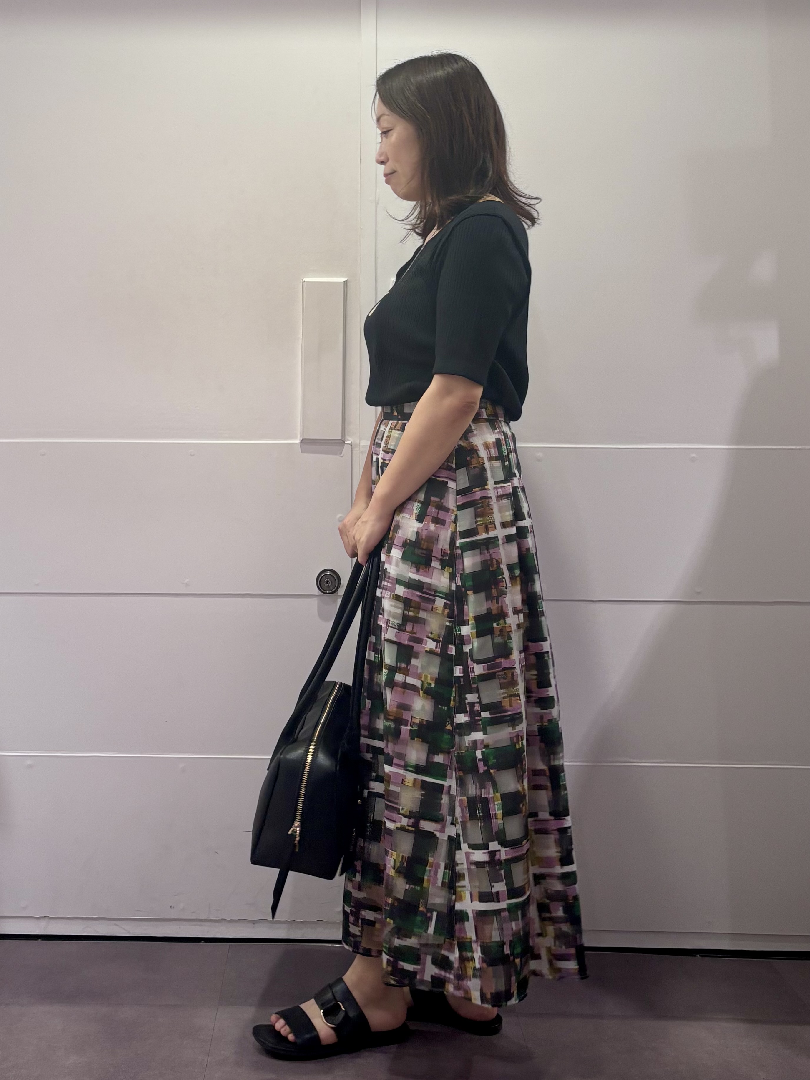 TOKOさんの「UNTITLED｜【二の腕カバー】スクエアネックテレコプルオーバー」を使ったコーディネート