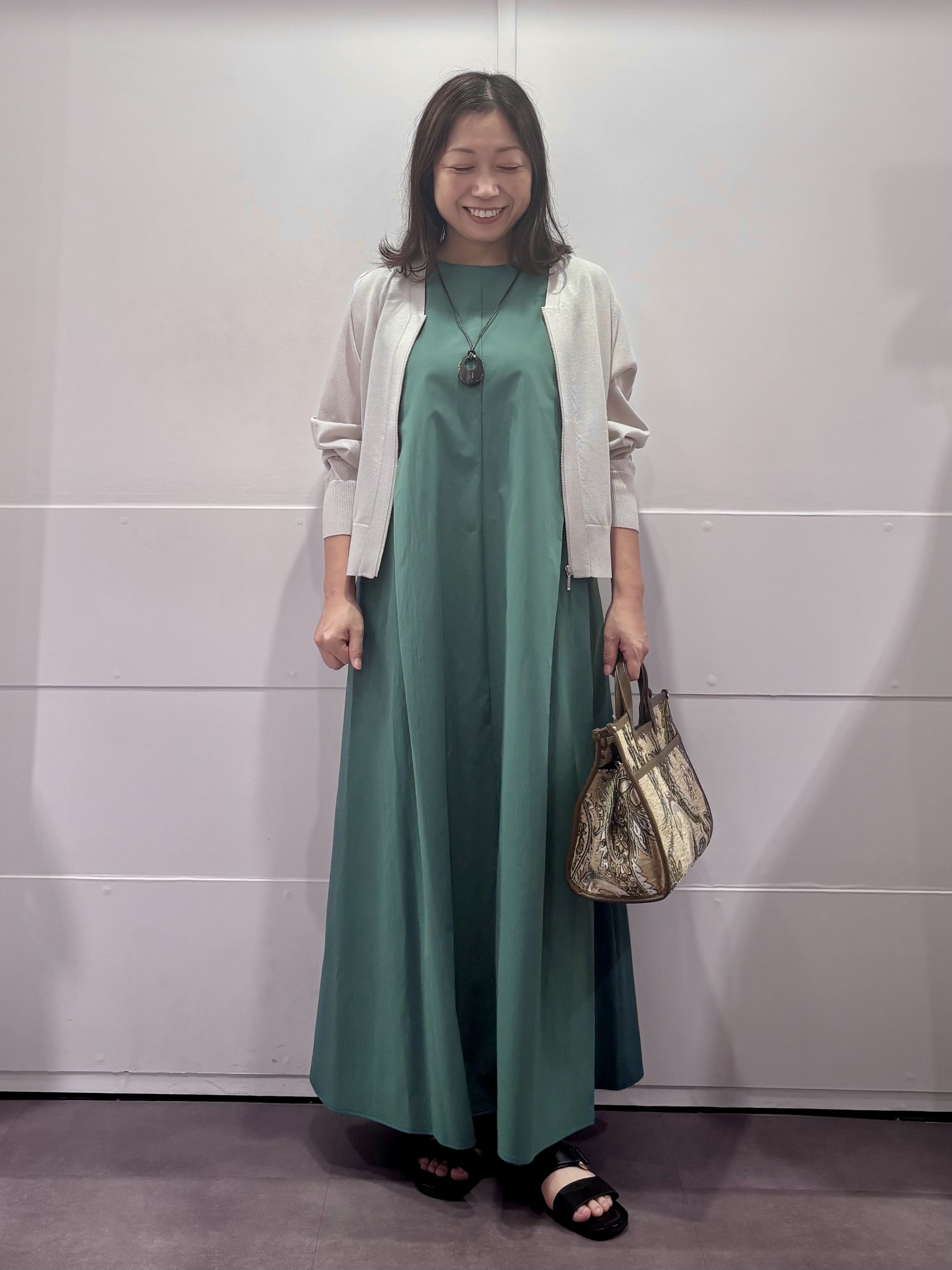 TOKOさんの「UNTITLED｜【接触冷感/UVカット/吸水速乾】Aラインロングワンピース」を使ったコーディネート