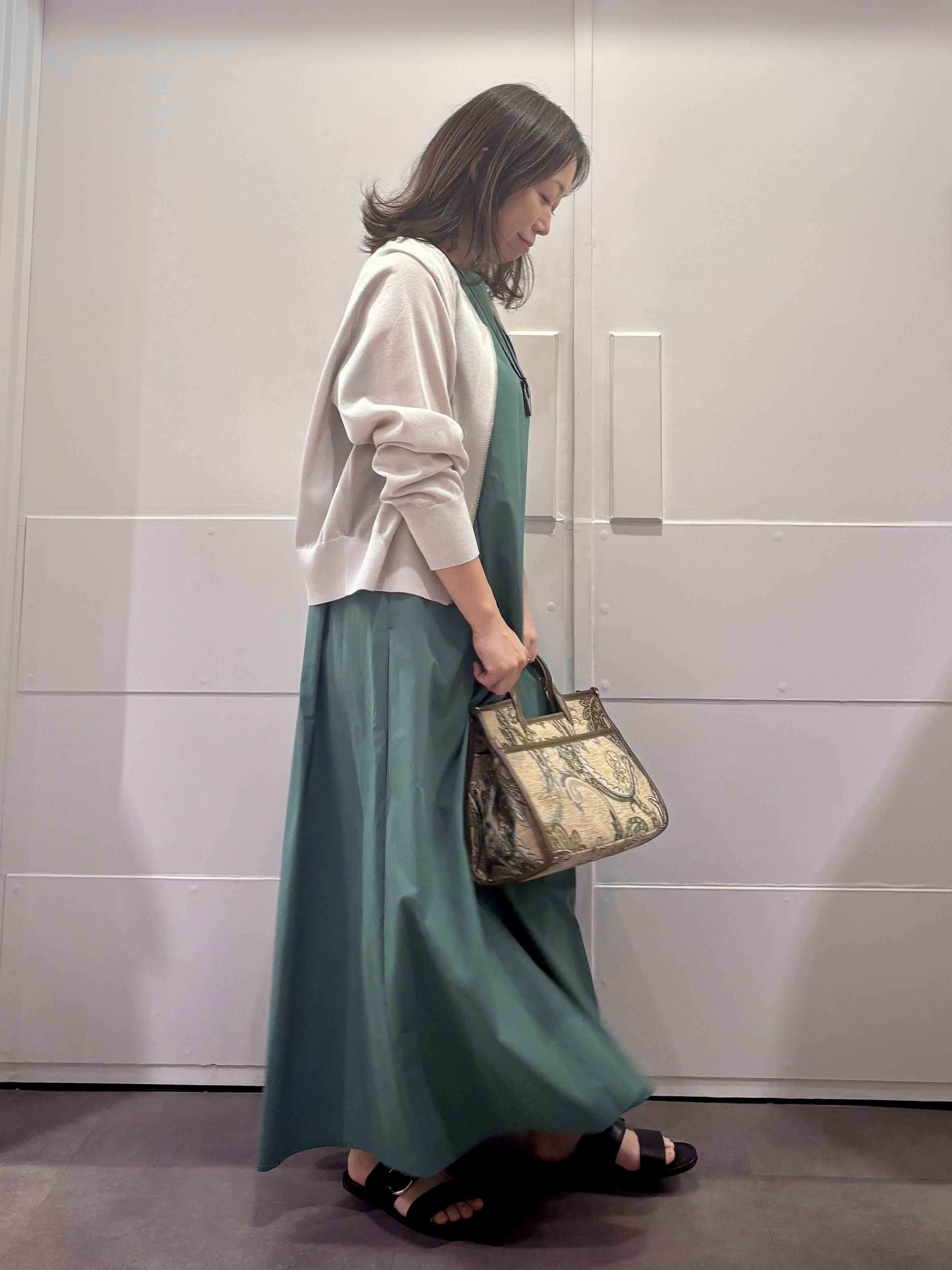 TOKOさんの「UNTITLED｜【接触冷感/UVカット/吸水速乾】Aラインロングワンピース」を使ったコーディネート