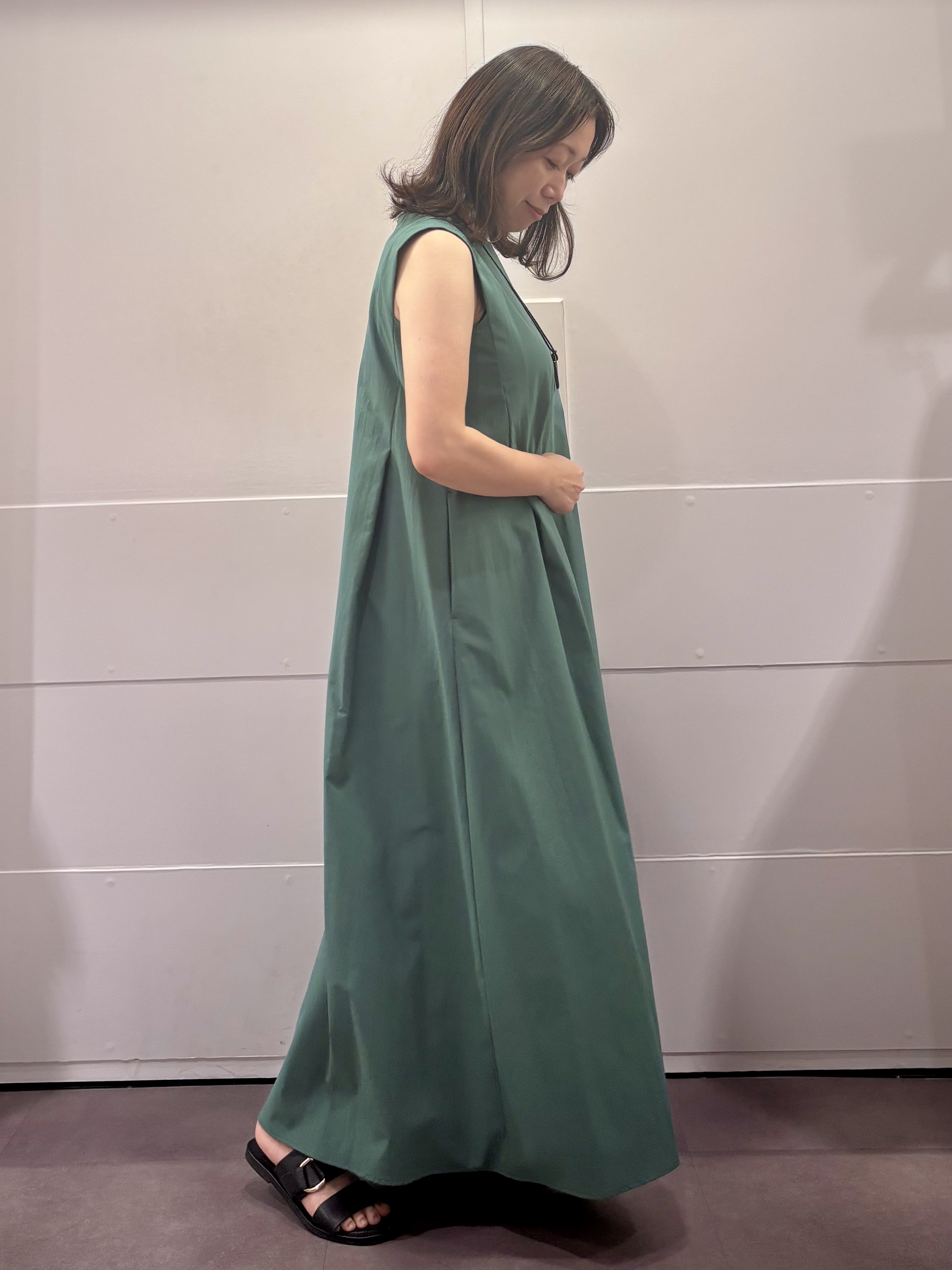 TOKOさんの「UNTITLED｜【接触冷感/UVカット/吸水速乾】Aラインロングワンピース」を使ったコーディネート