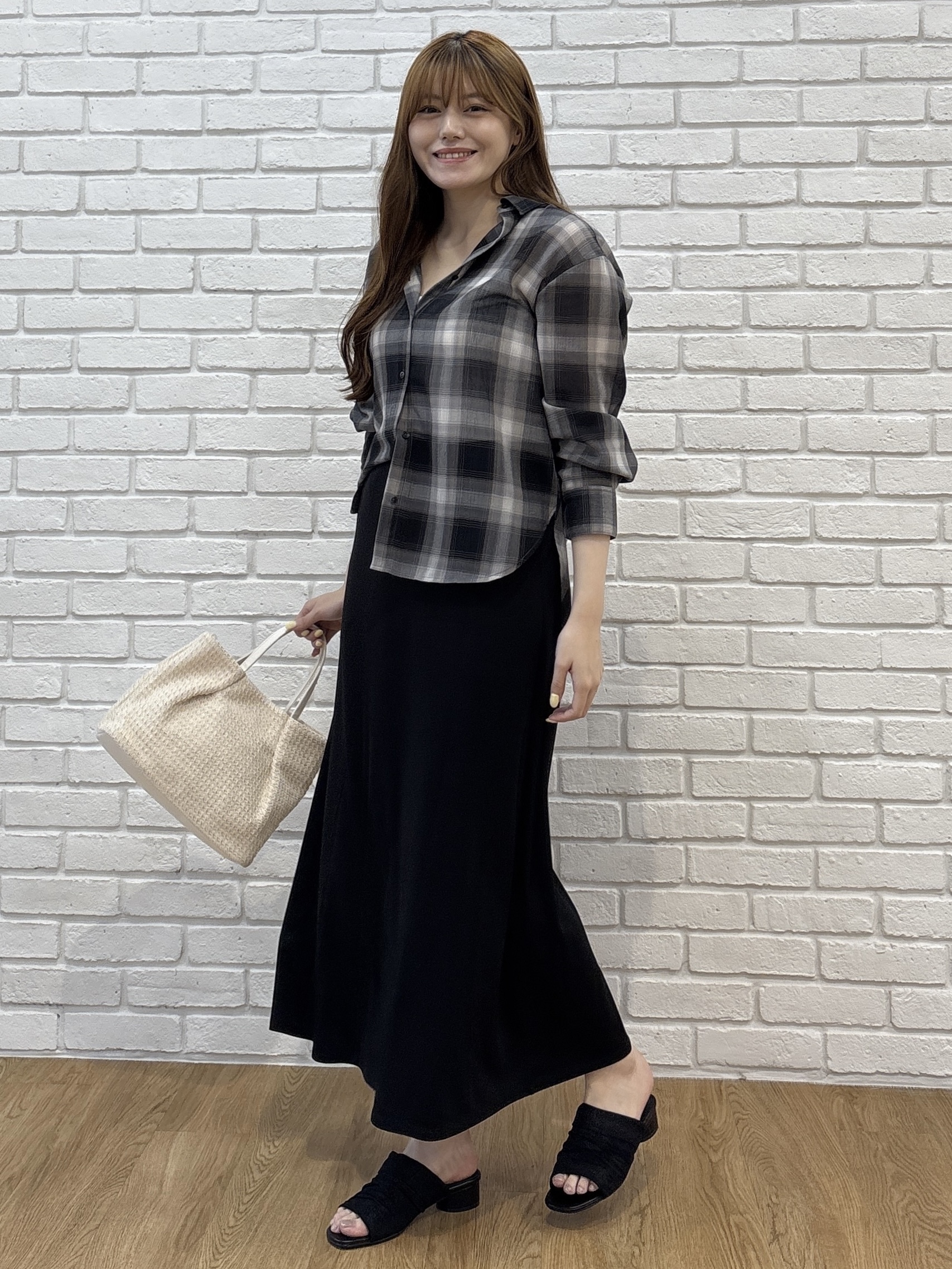 sayaさんの「grove｜【持続冷感/SET UP可】ひんやりポンチシリーズ／リラクシーAラインスカート」を使ったコーディネート