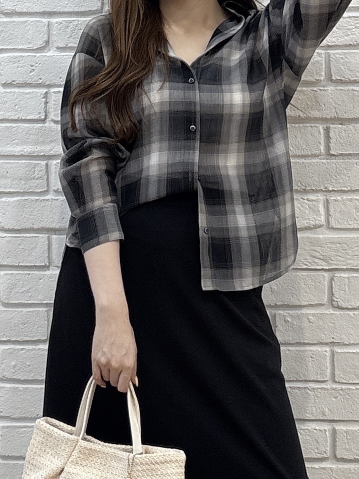 sayaさんの「grove｜【持続冷感/SET UP可】ひんやりポンチシリーズ／リラクシーAラインスカート」を使ったコーディネート