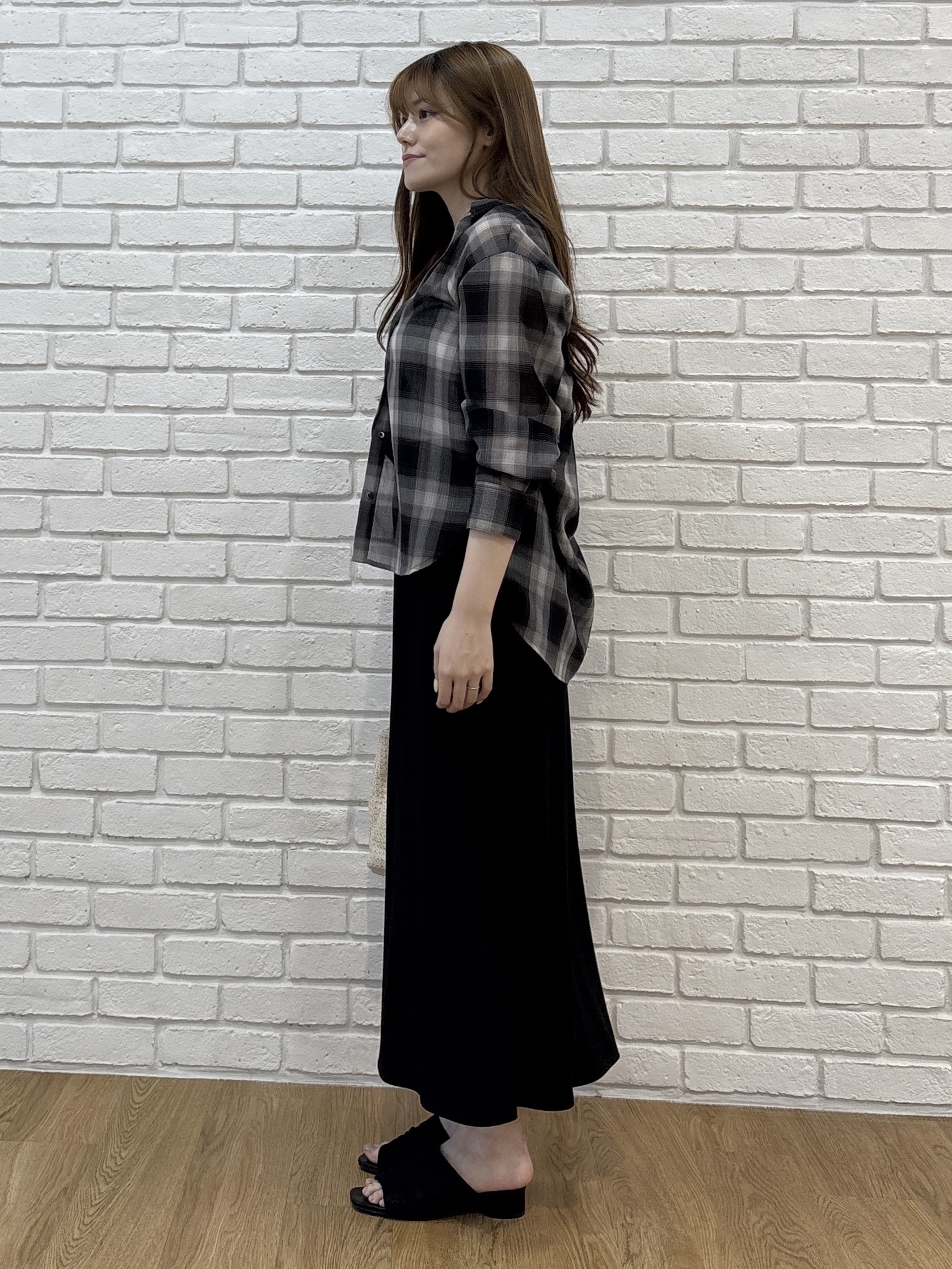 sayaさんの「grove｜【持続冷感/SET UP可】ひんやりポンチシリーズ／リラクシーAラインスカート」を使ったコーディネート