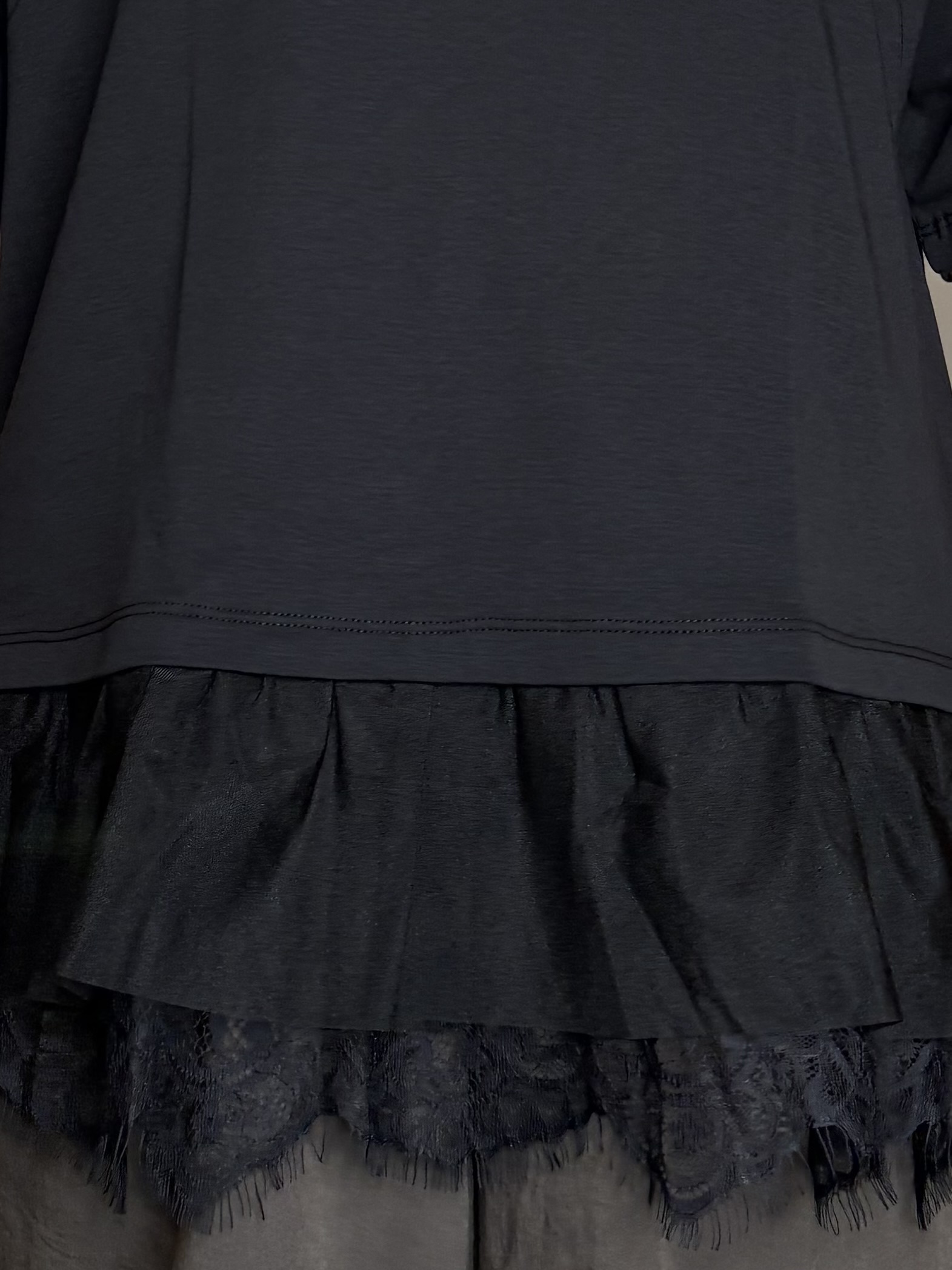 ネリさんの「SHOO･LA･RUE｜ひんやり裾レースTシャツ」を使ったコーディネート